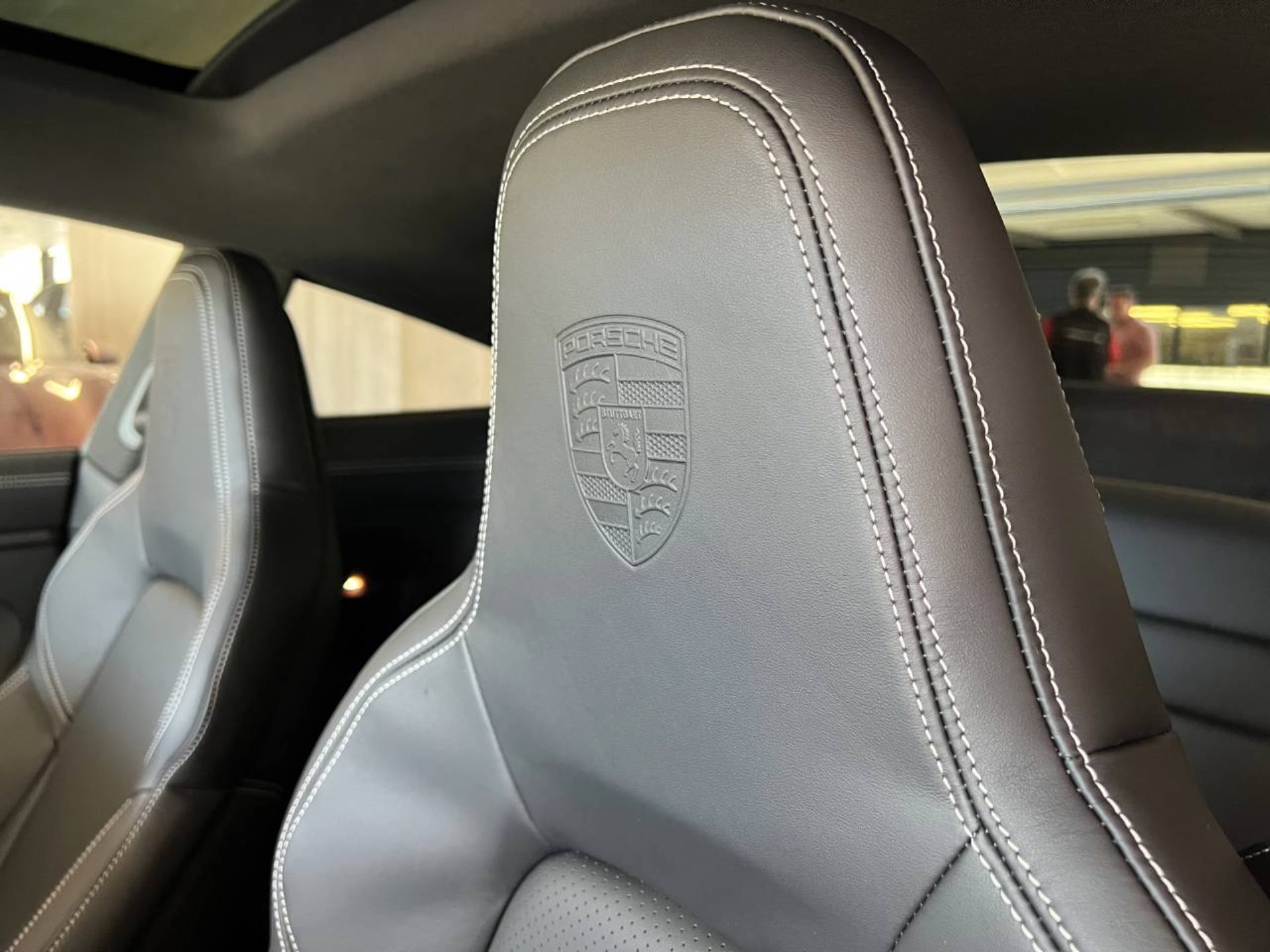 PORSCHE 911 Carrera-image-22