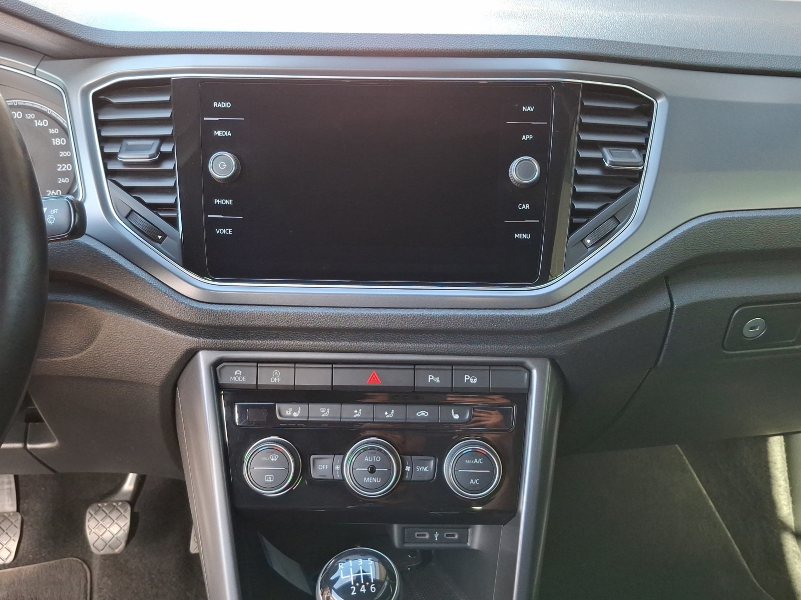 VW T-Roc Cabriolet 1.0 TSI Advance-image-10