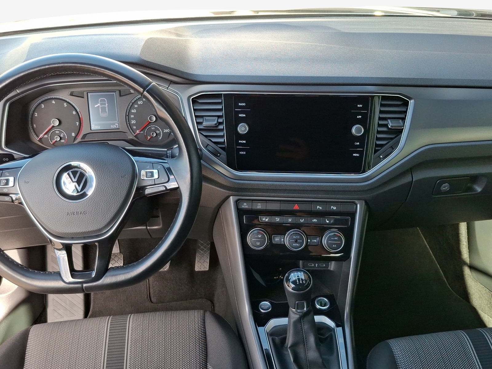 VW T-Roc Cabriolet 1.0 TSI Advance-image-8