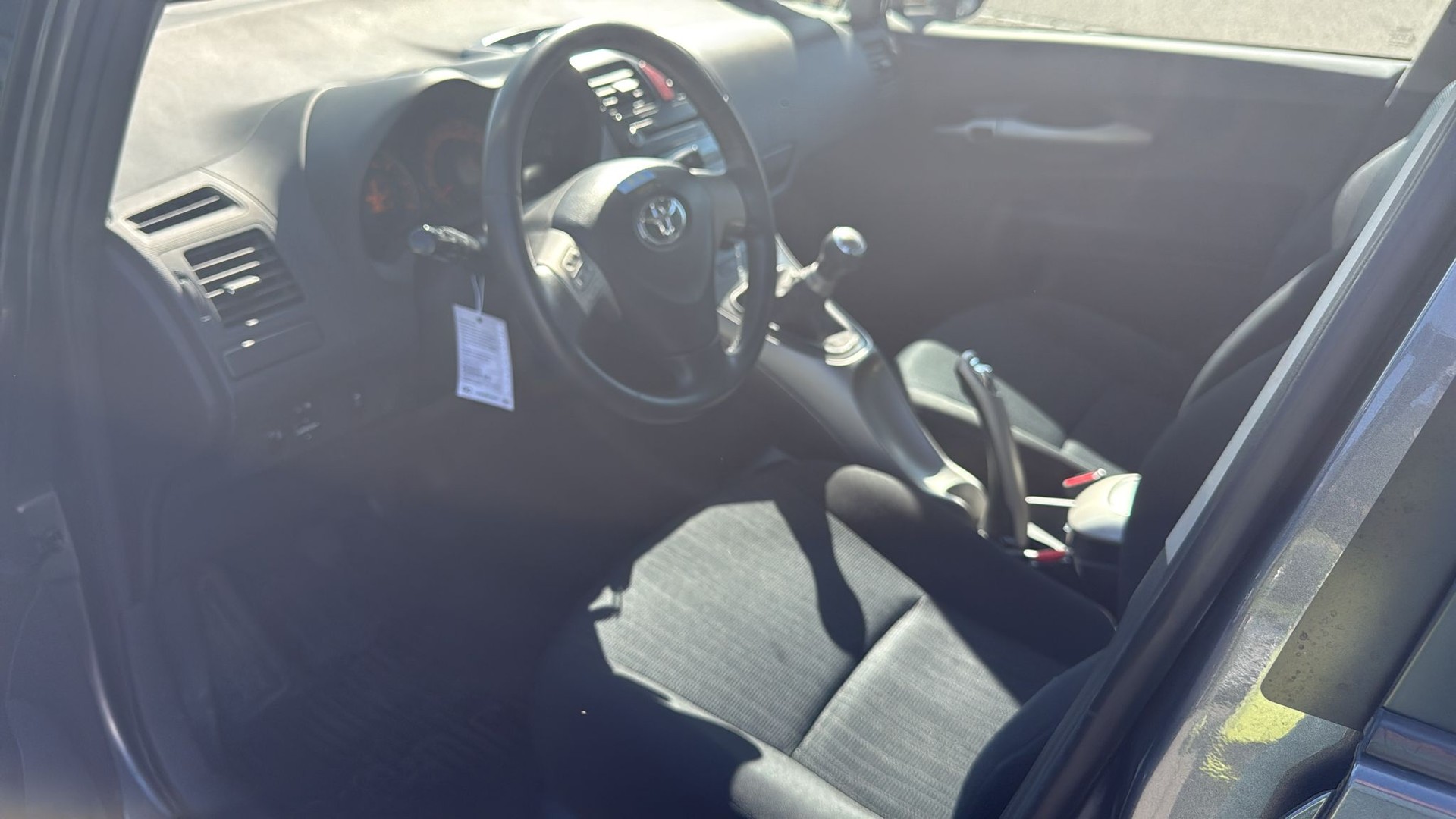 TOYOTA Auris 1.6 Style-image-17