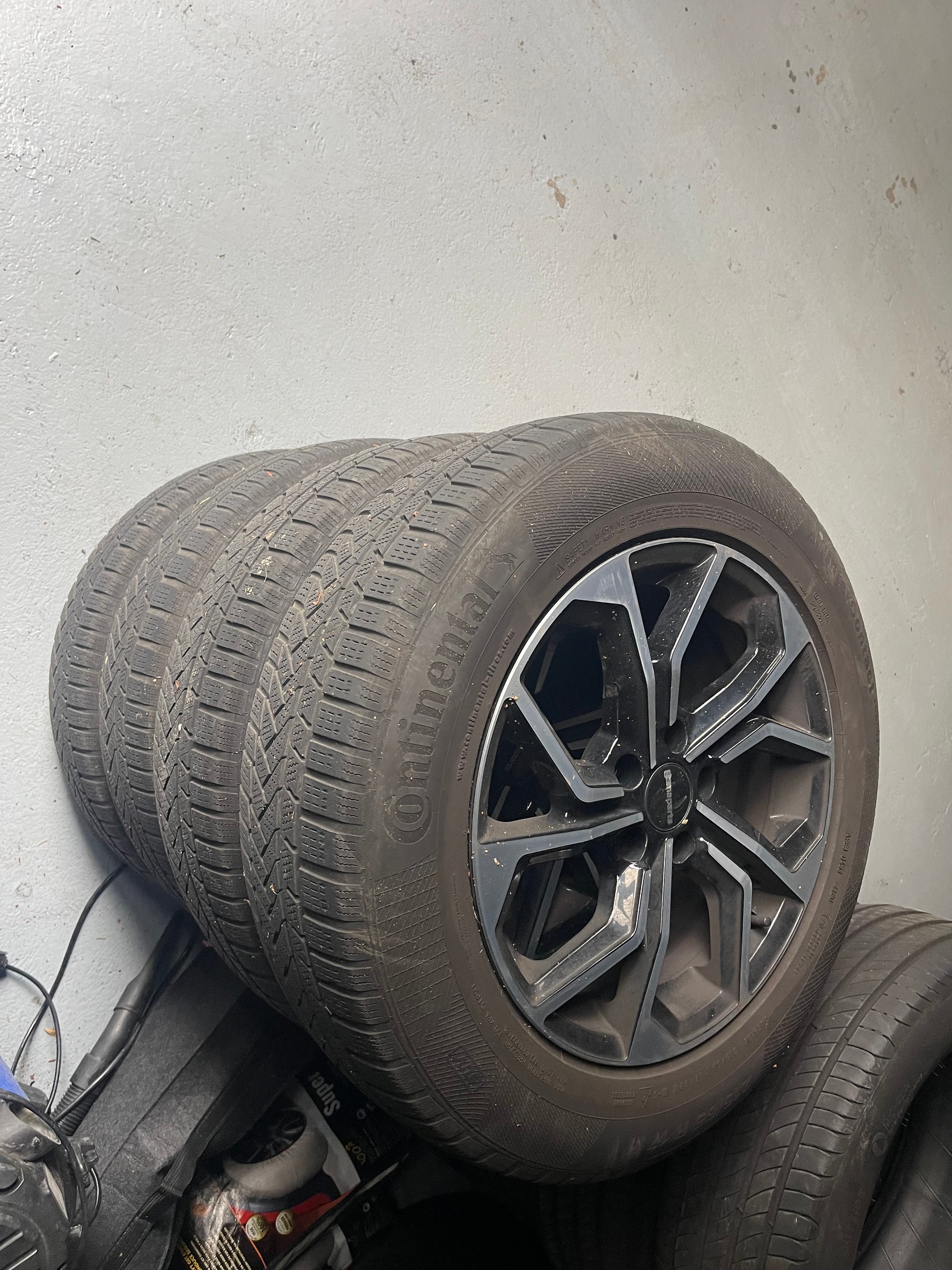 VW Tiguan 2.0TSI R-Line 4Motion DSG-image-13