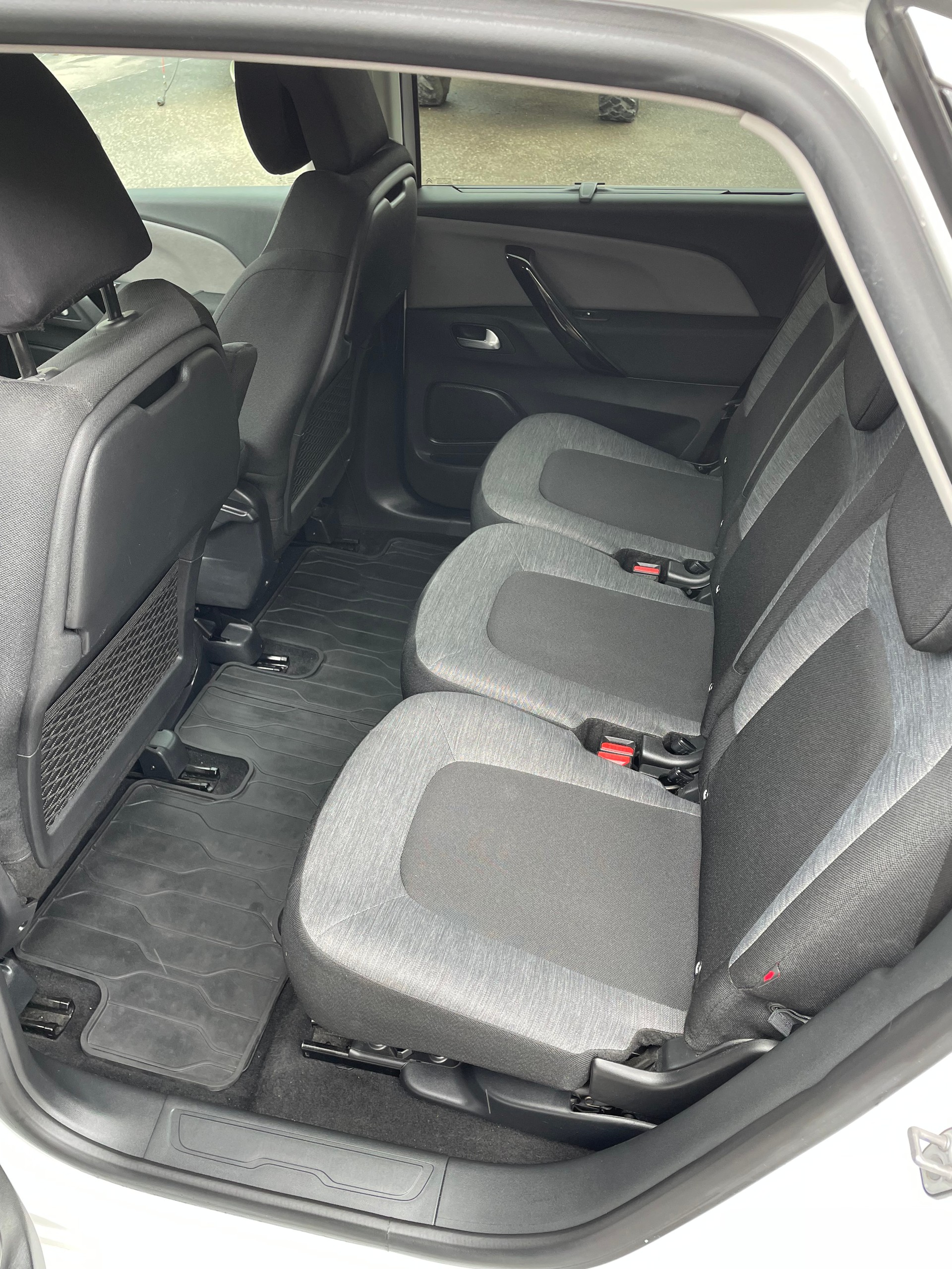 CITROEN C4 Spacetourer 1.5 BlueHDi Feel EAT8-image-8