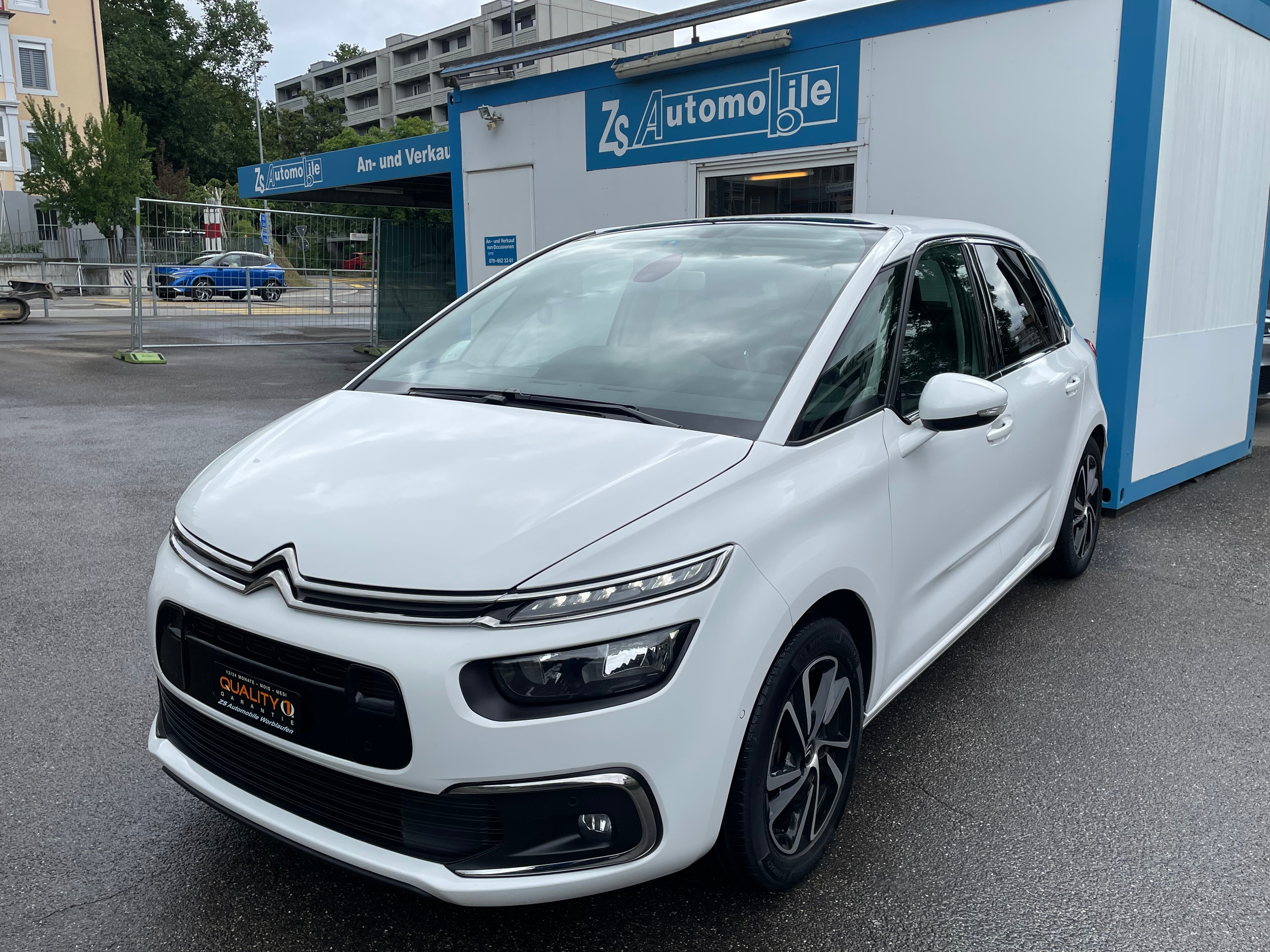 Car photo
