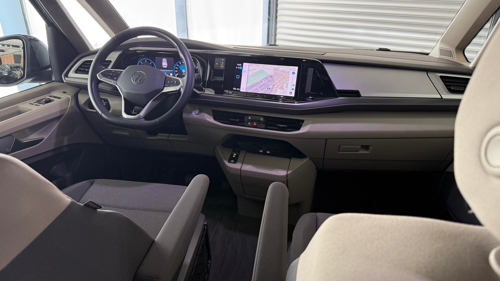 VW Multivan kurz 2.0 TDI DSG-image-2