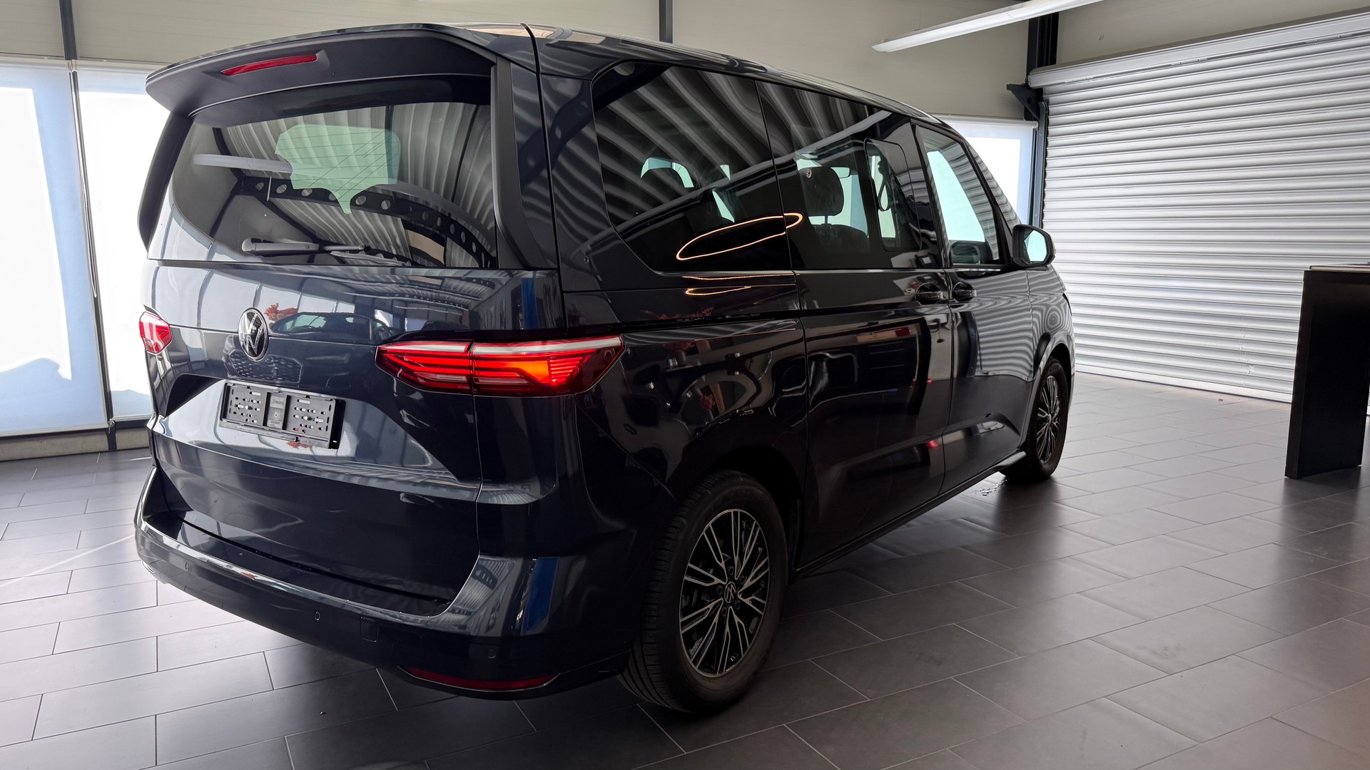 VW Multivan kurz 2.0 TDI DSG-image-5
