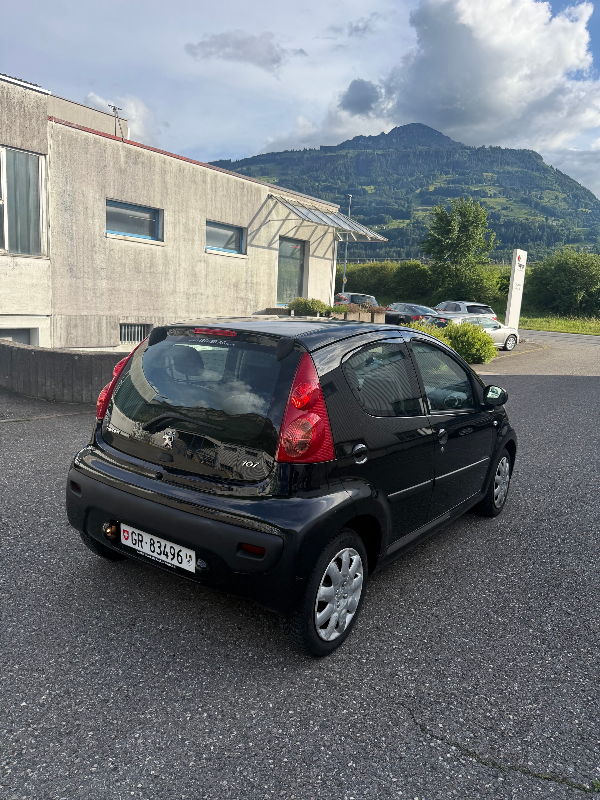 PEUGEOT 107 1.0 Trendy-image-8
