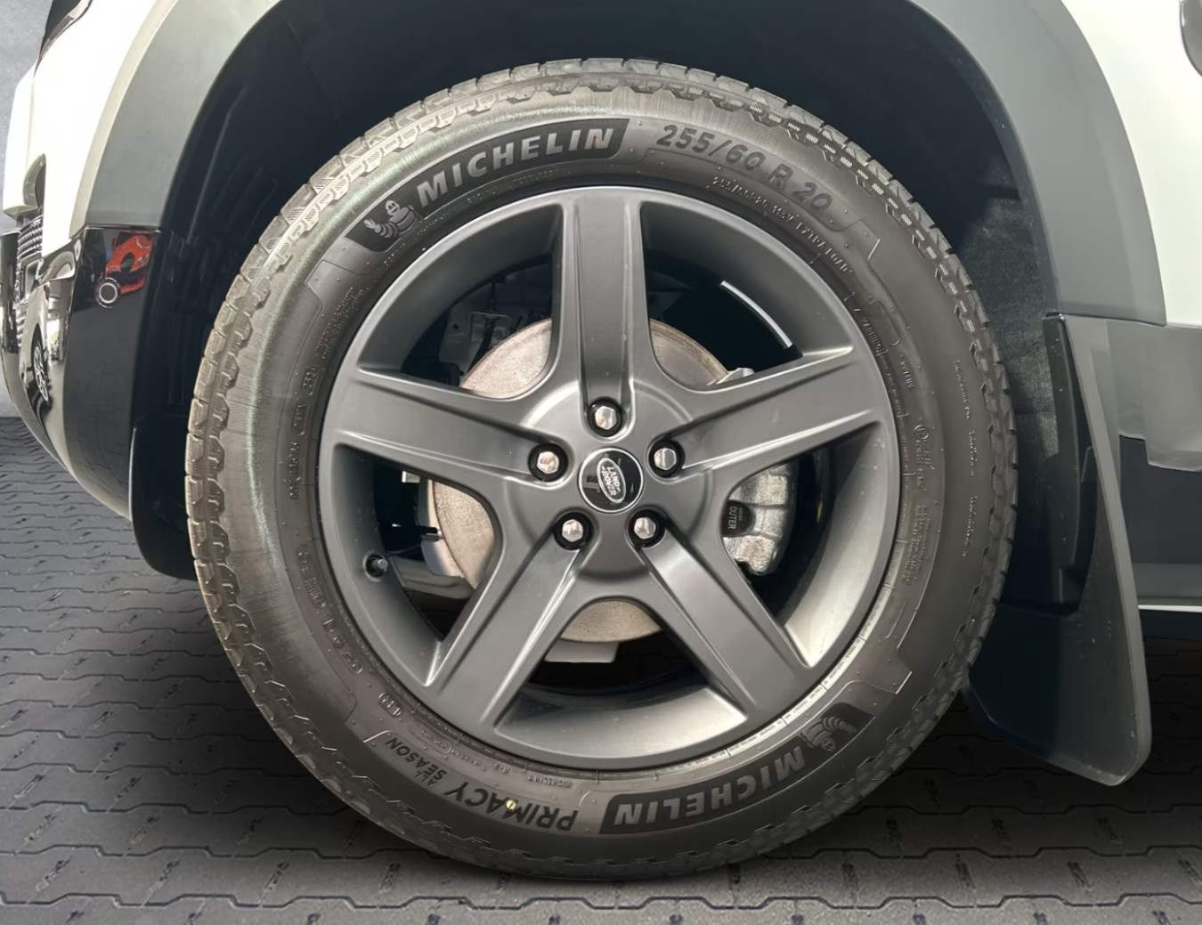 LAND ROVER Defender 90 3.0D I6 250 X-Dynamic SE AT8-image-15