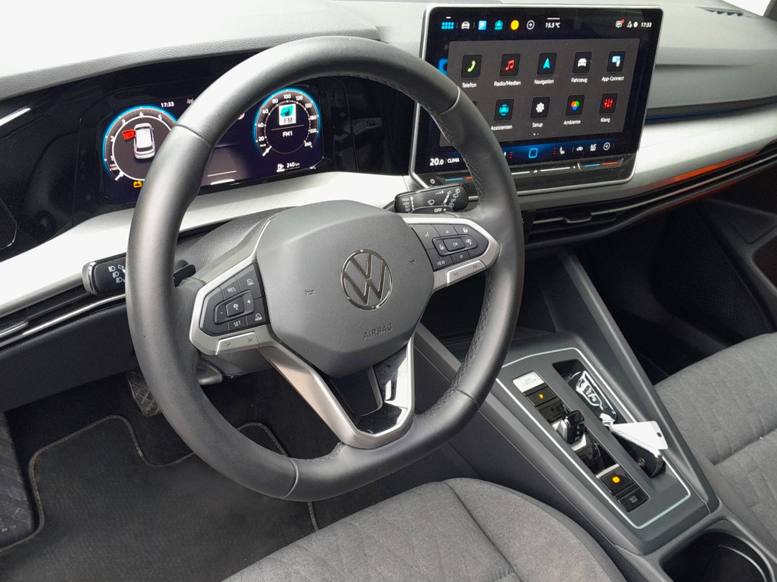 VW Golf 1.5 e TSI mHEV Life DSG-image-7