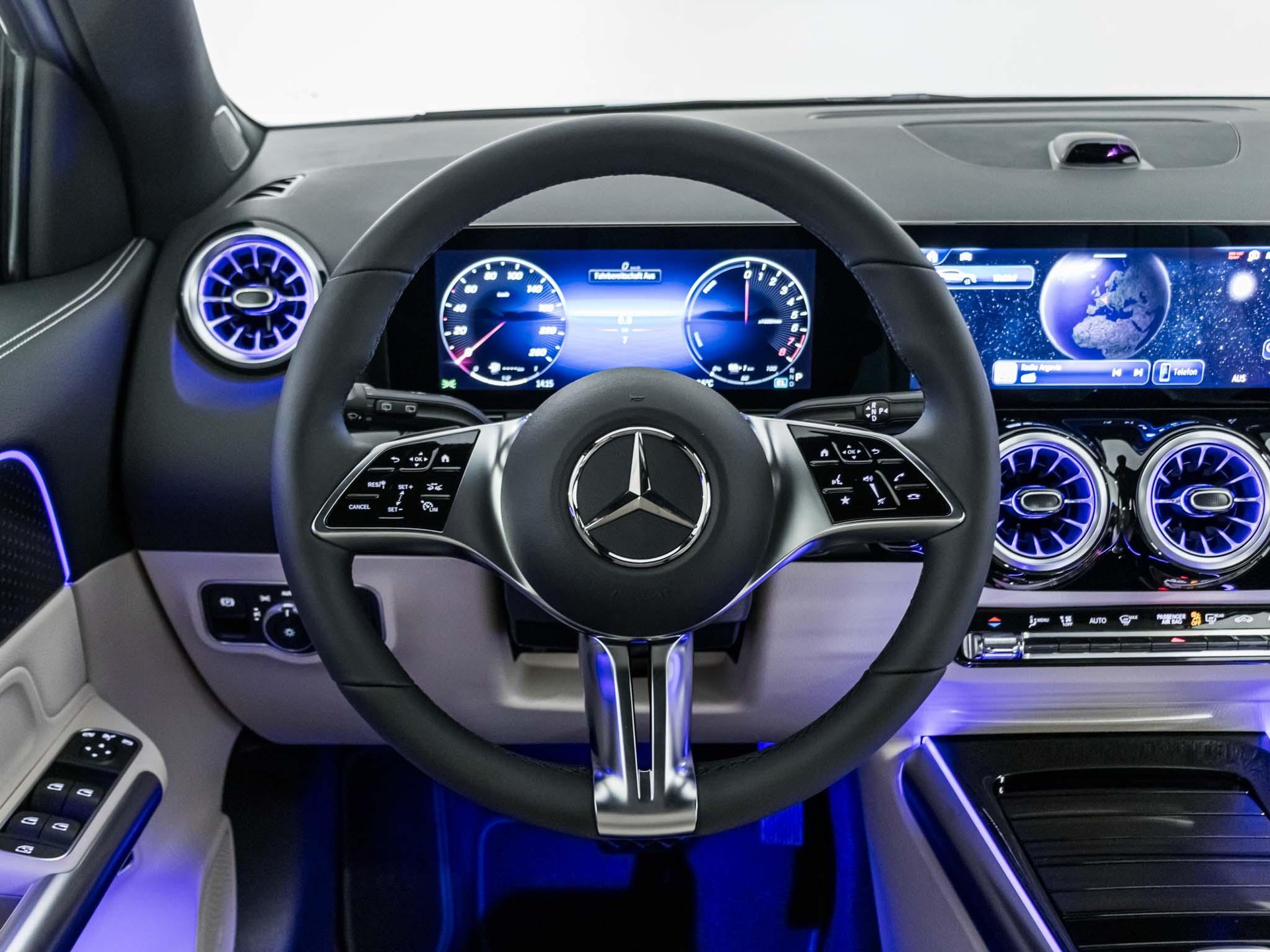 MERCEDES-BENZ GLA 250 e "EQ Star"-image-9