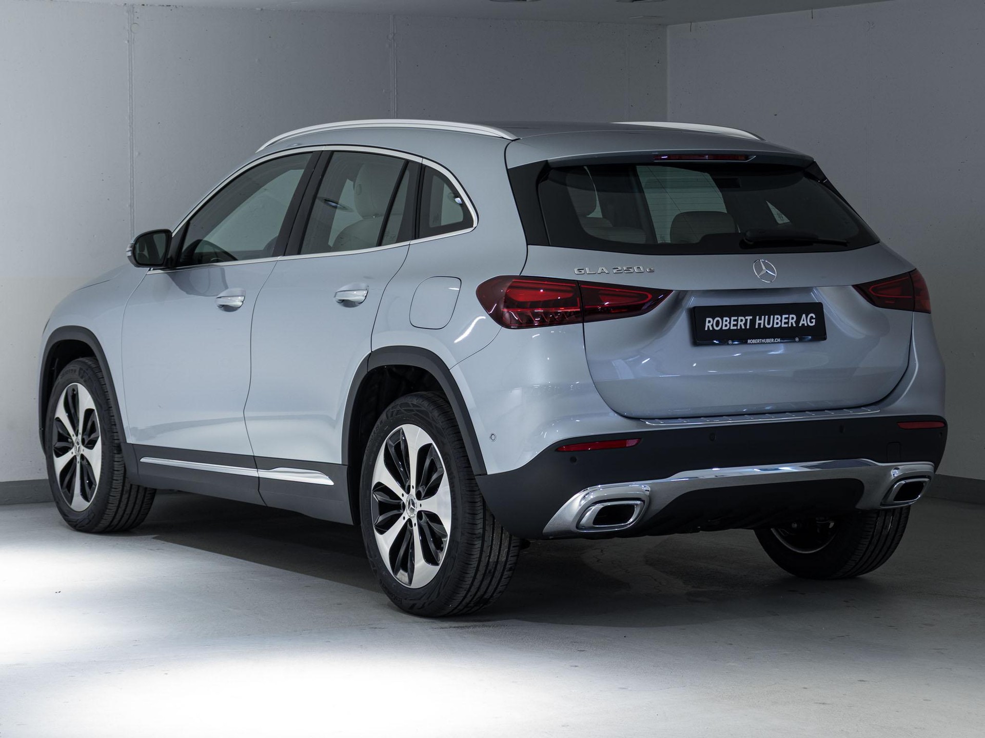 MERCEDES-BENZ GLA 250 e "EQ Star"-image-3