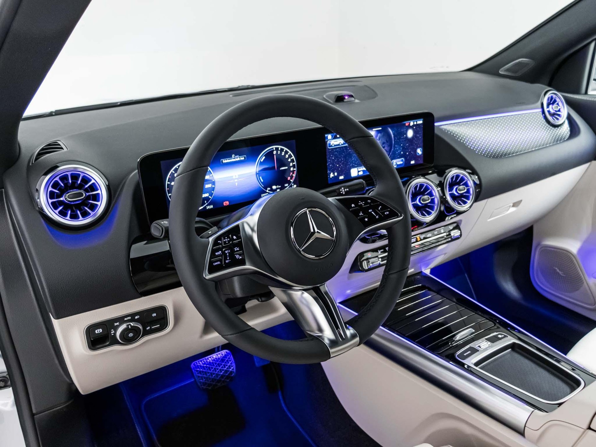 MERCEDES-BENZ GLA 250 e "EQ Star"-image-8