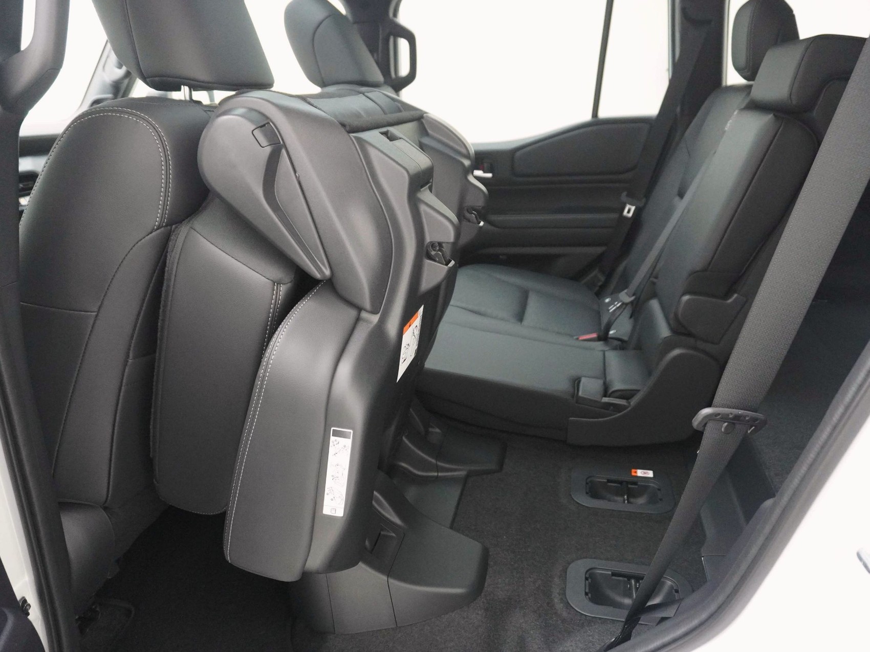 TOYOTA Land Cruiser 2.8 D 48V Invincible-image-23
