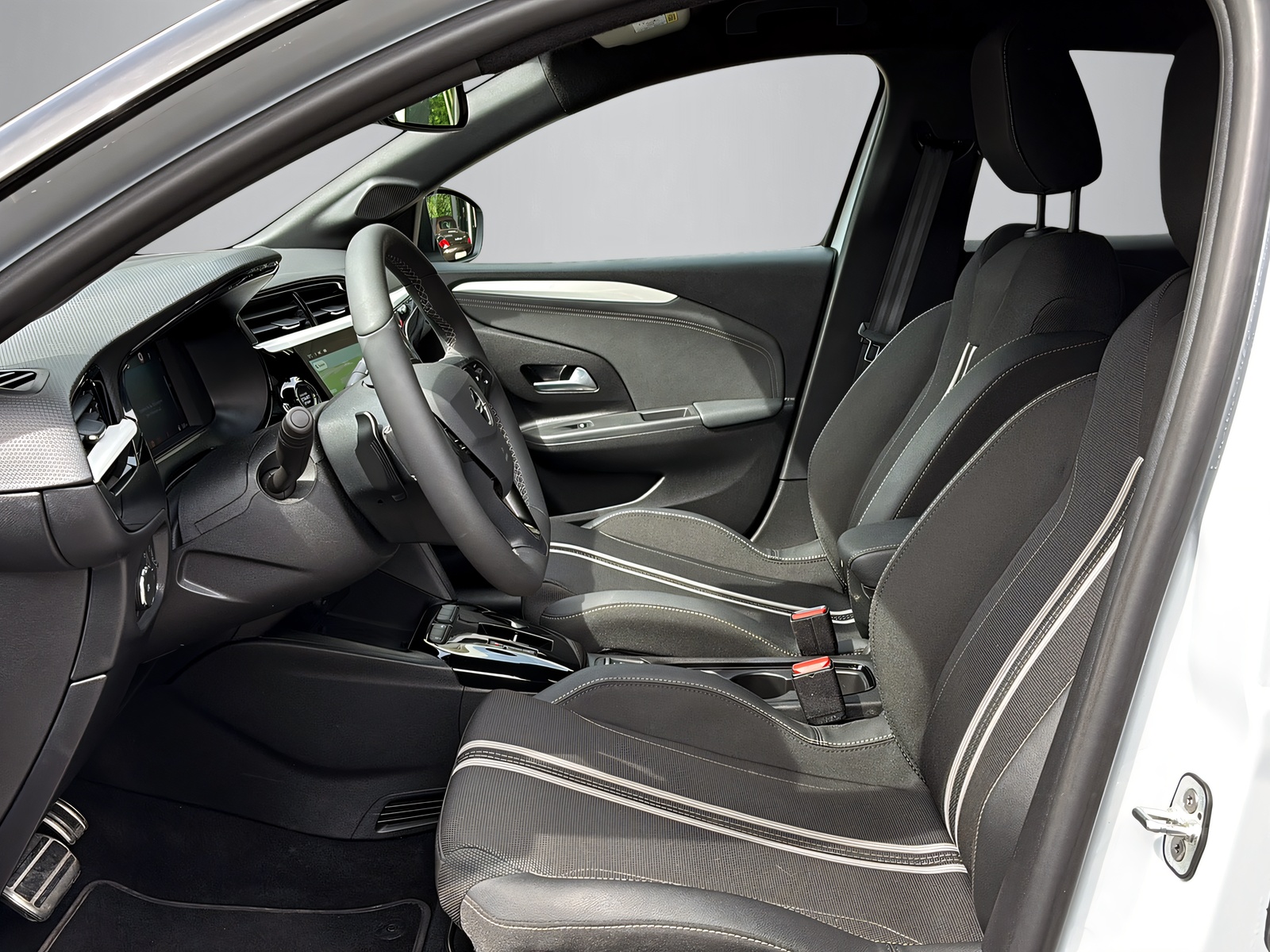 OPEL Corsa F 1.2 T 145 Hybrid GS-image-2