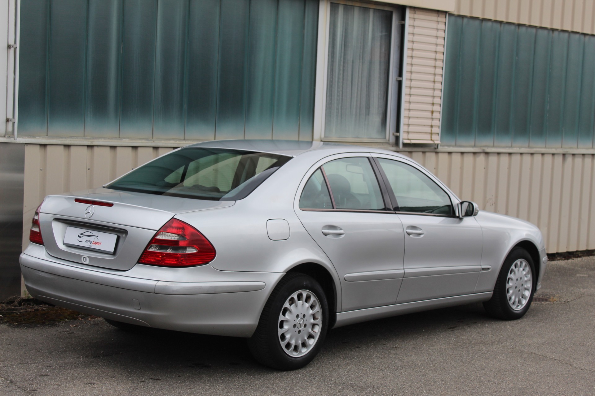 MERCEDES-BENZ E 220 CDI Classic-image-2