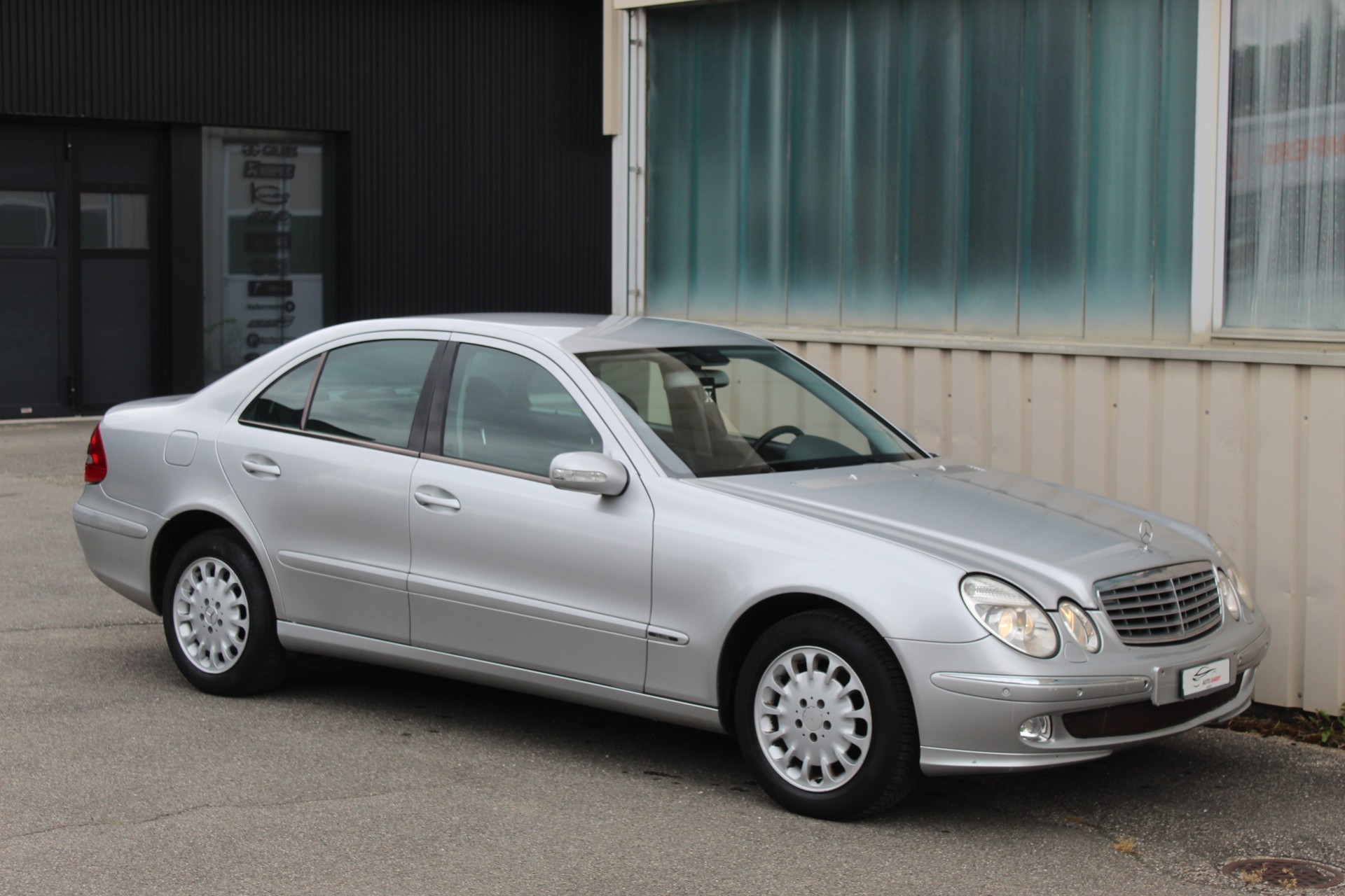 MERCEDES-BENZ E 220 CDI Classic-image-0