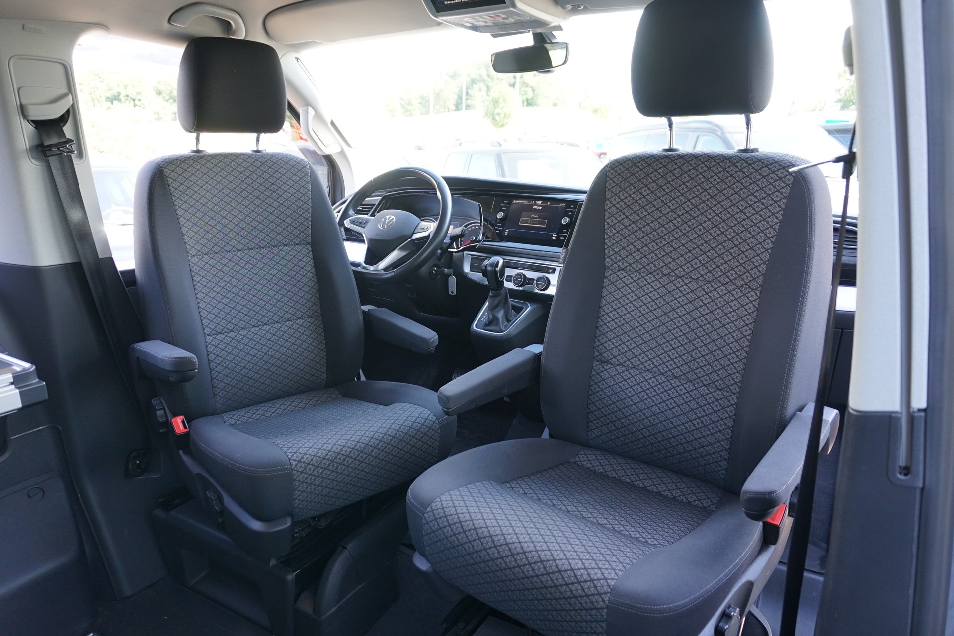 VW T6.1 California TDI Beach Liberty Automat 150PS mit Mini-Küche!!-image-27