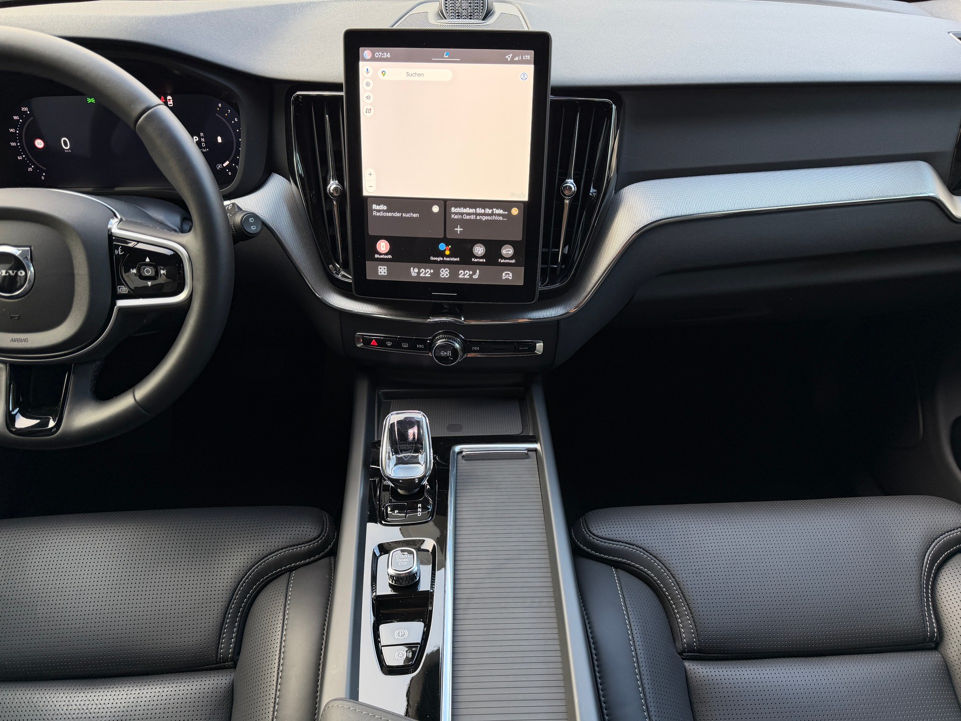 VOLVO XC60 B5 Benzin Mild Hybrid AWD Plus Dark Geartronic-image-18