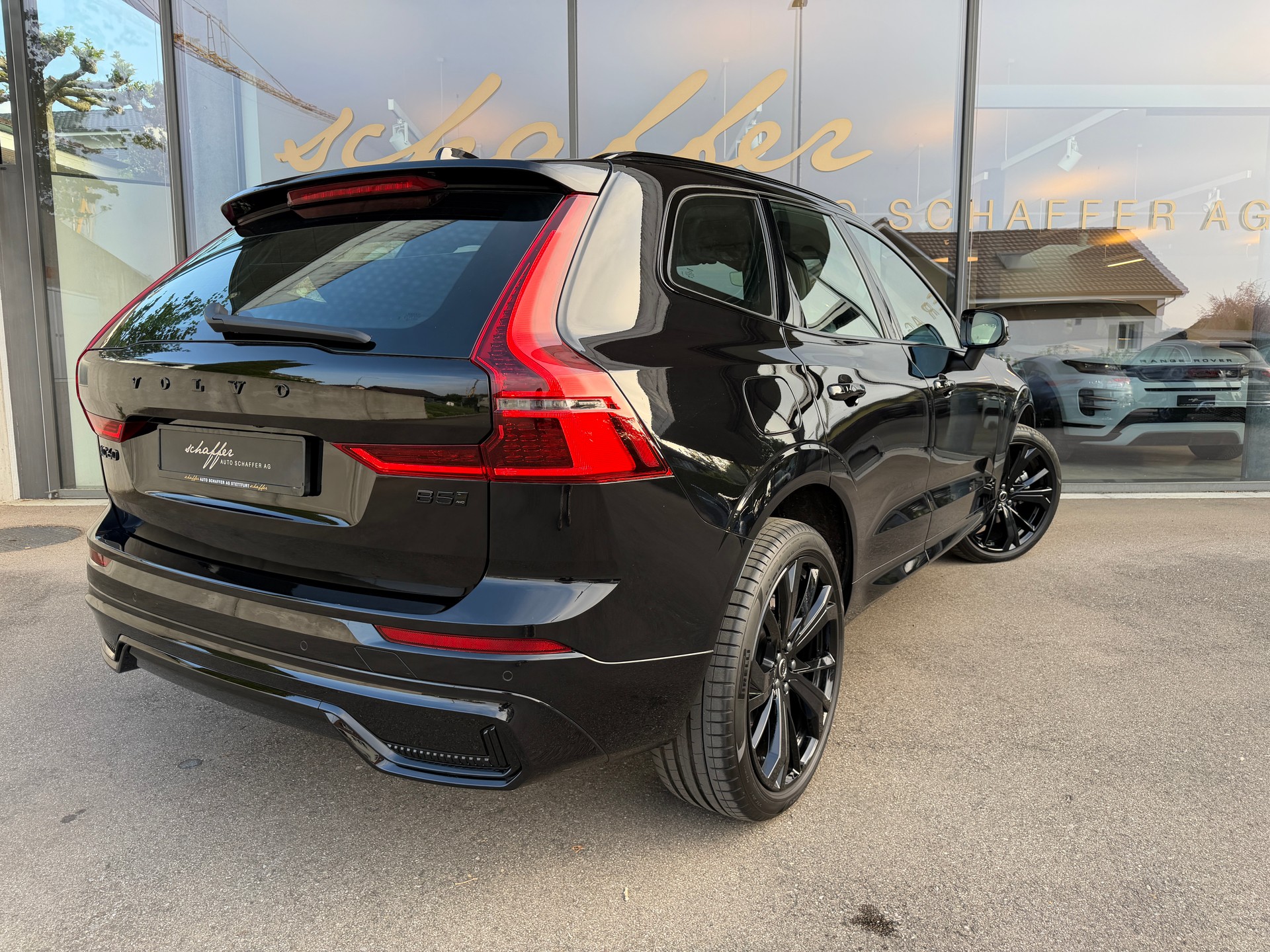 VOLVO XC60 B5 Benzin Mild Hybrid AWD Plus Dark Geartronic-image-7