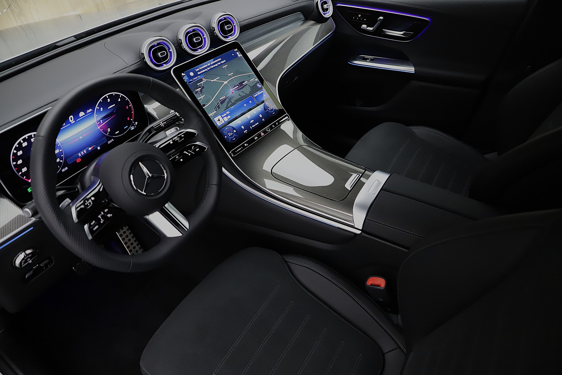 MERCEDES-BENZ GLC 300 d 4Matic 9G-Tronic AMG Line Premium und Night Paket-image-4
