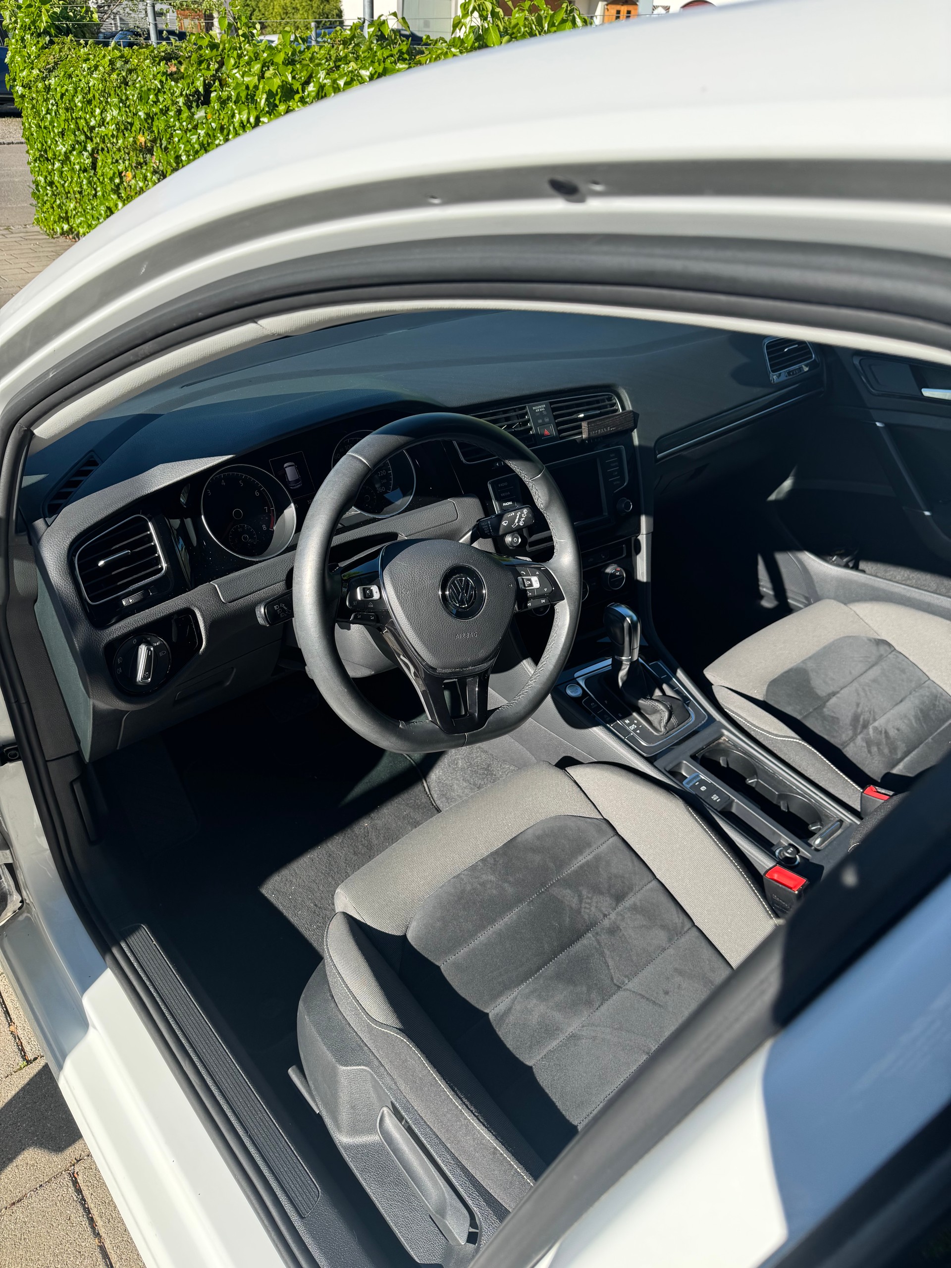 VW 1.4 TSI 150 Allstar R-Line DSG-image-3