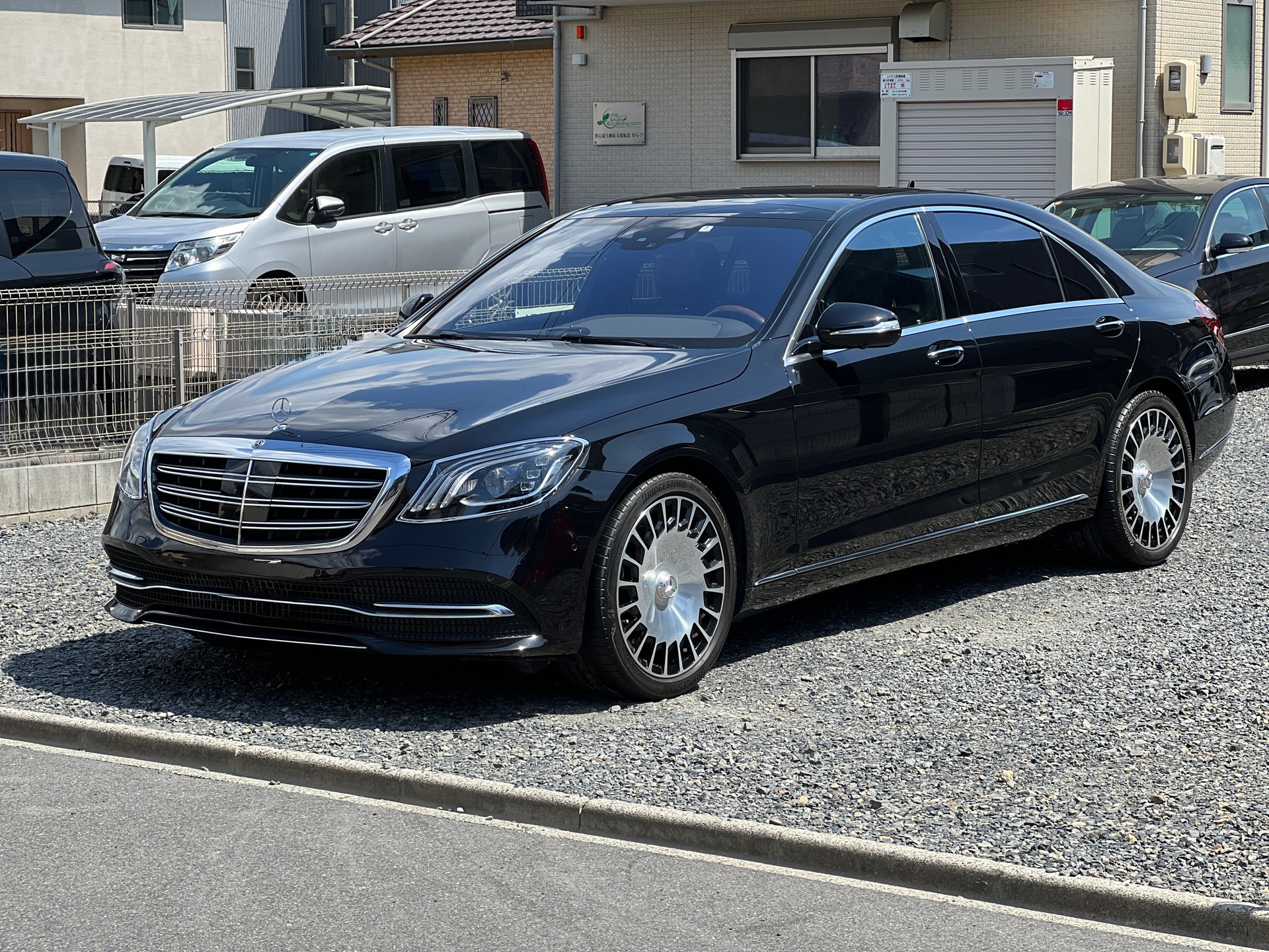 MERCEDES-BENZ S 560 L 4Matic 9G-Tronic-showroom-element-1