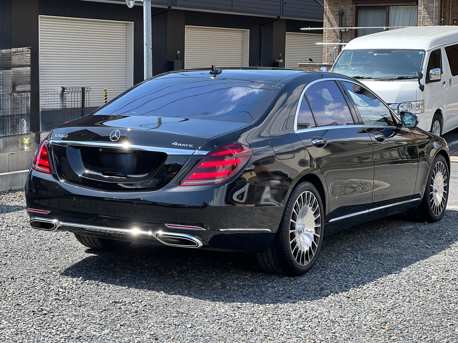 MERCEDES-BENZ S 560 L 4Matic 9G-Tronic-showroom-element-3