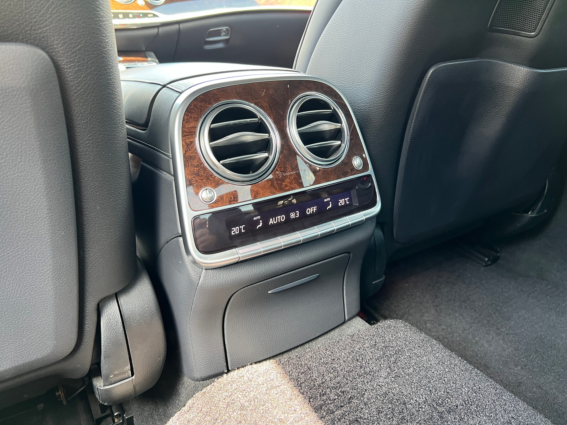 MERCEDES-BENZ S 560 L 4Matic 9G-Tronic-image-14