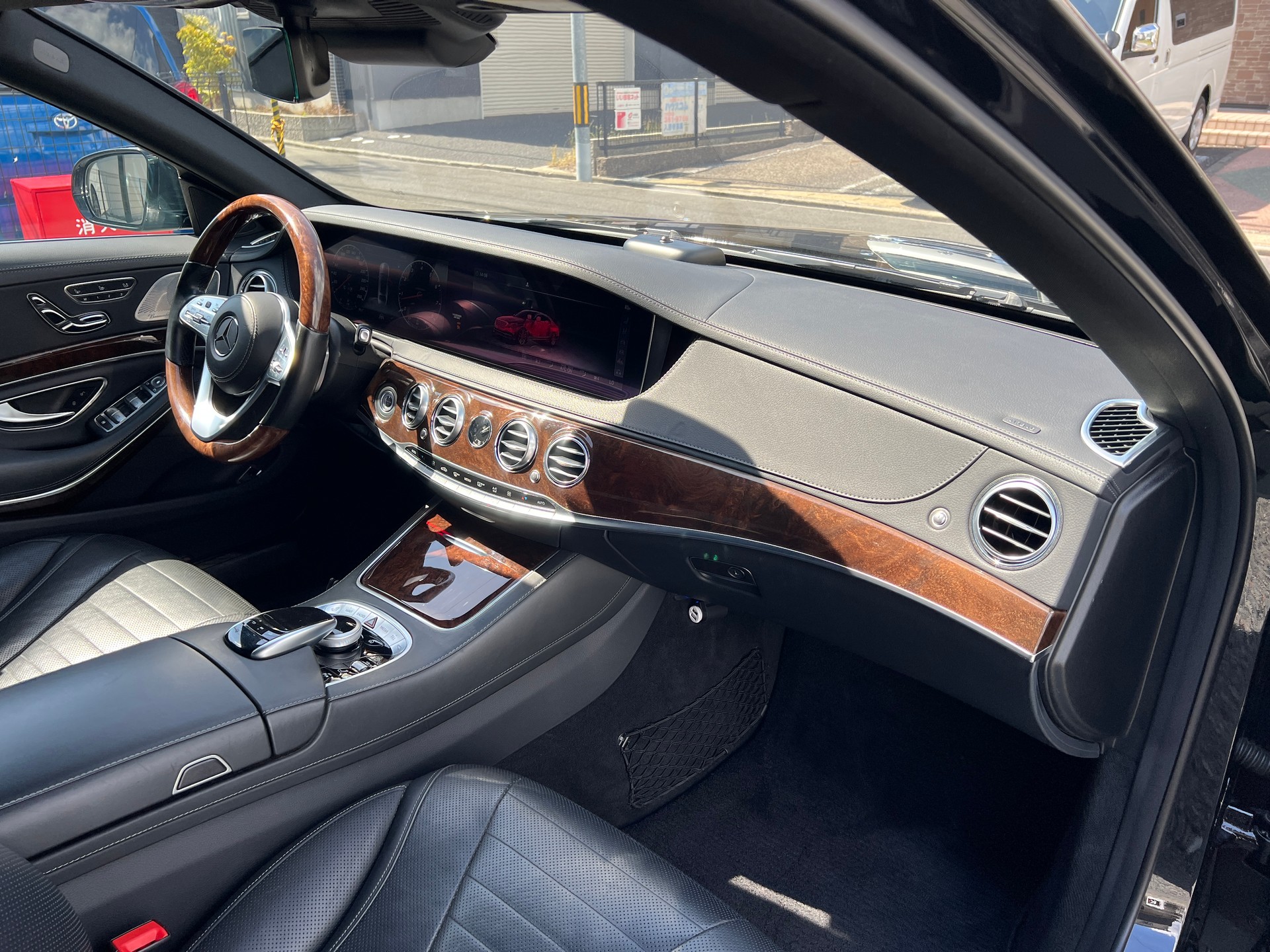 MERCEDES-BENZ S 560 L 4Matic 9G-Tronic-image-18