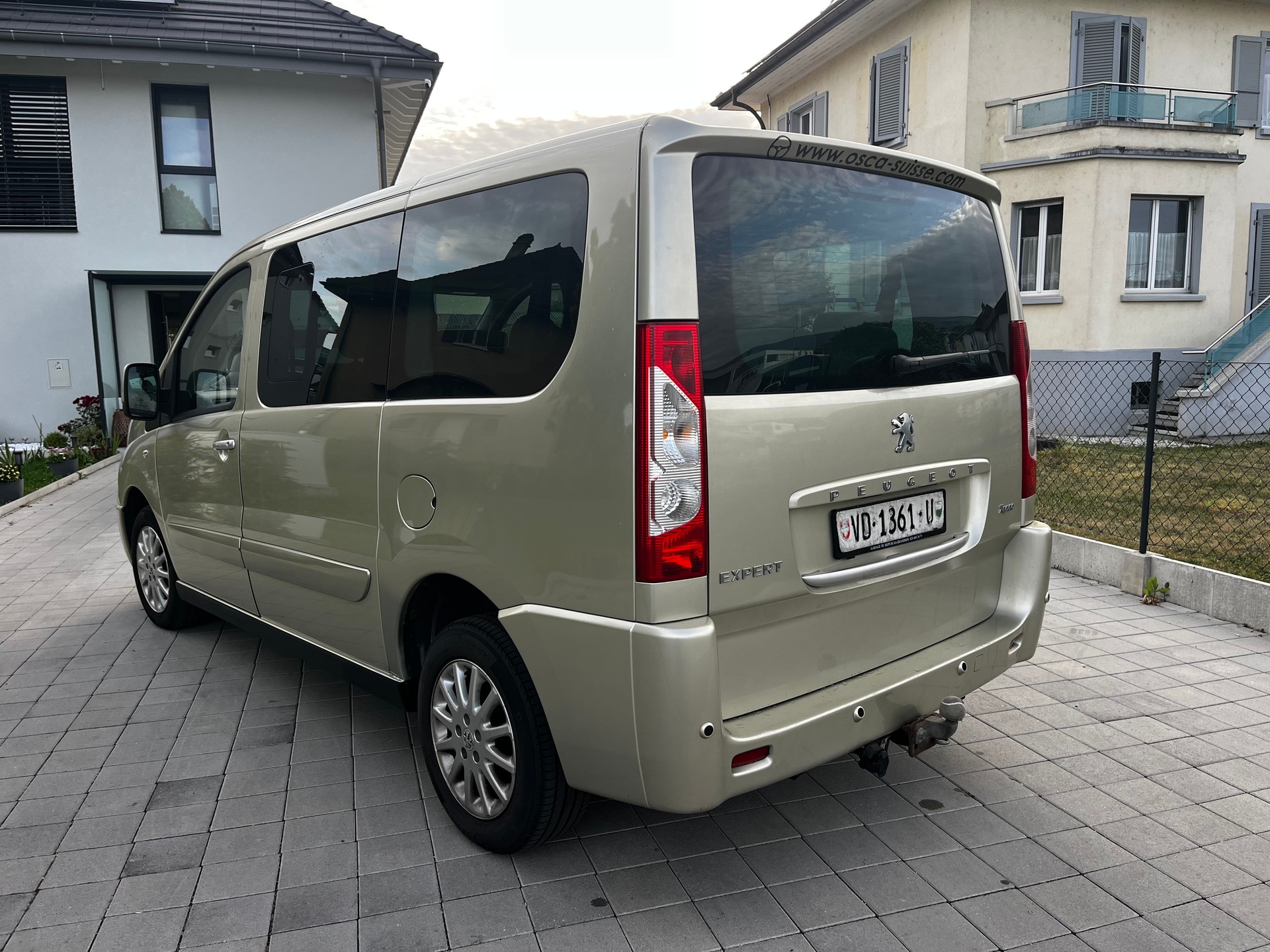 PEUGEOT Expert Tepee 2.0 HDi Confort L1-image-3