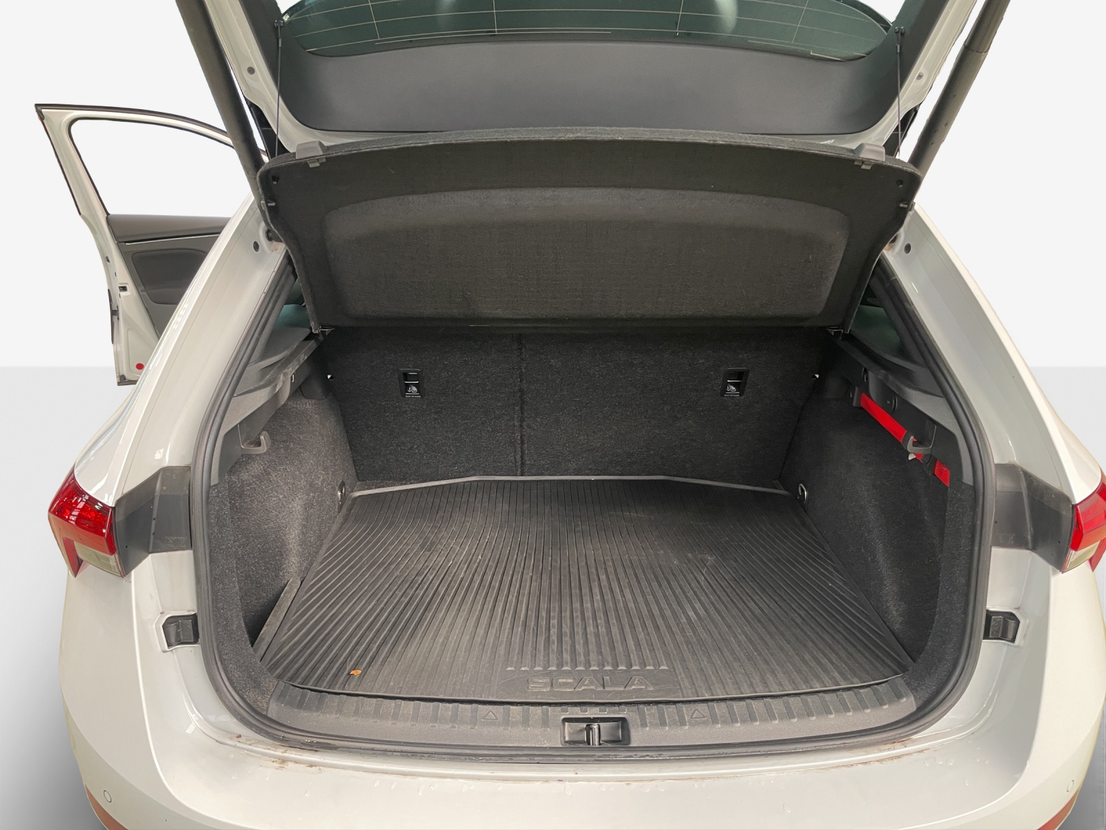 SKODA Scala 1.0 TSI Monte Carlo DSG-image-12