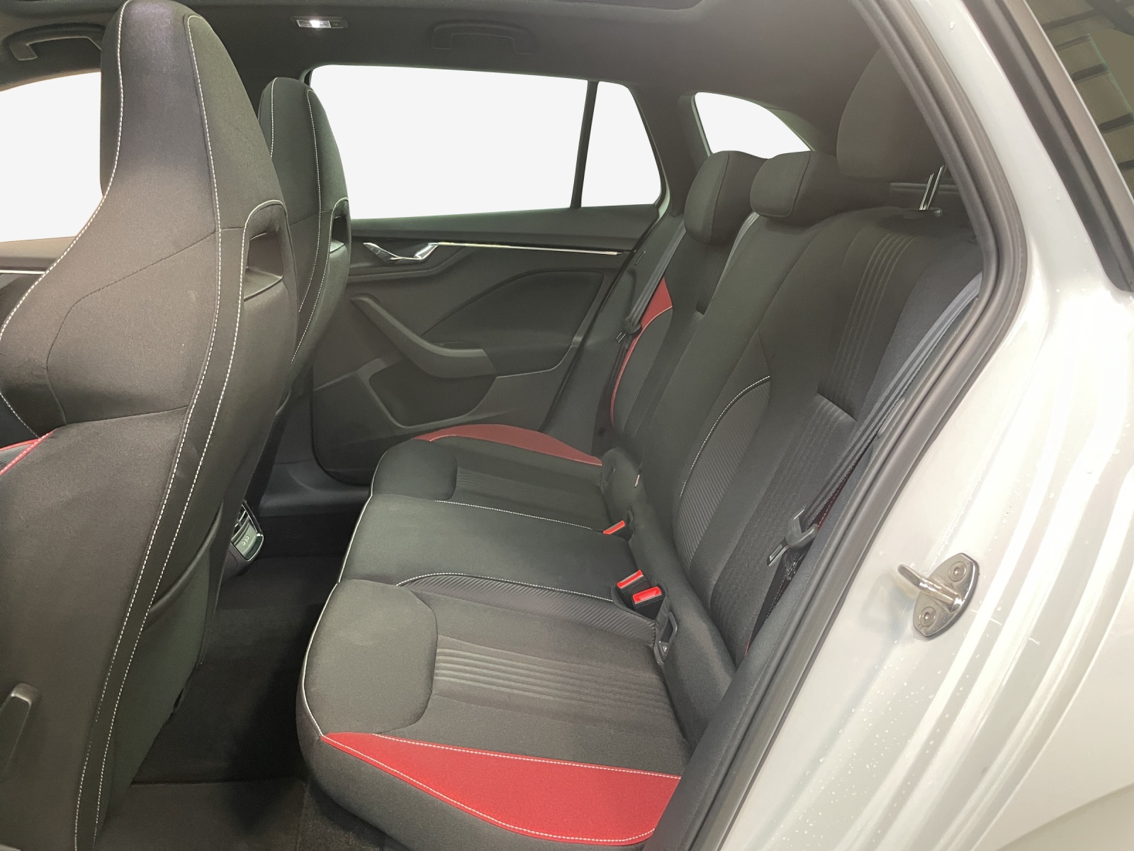 SKODA Scala 1.0 TSI Monte Carlo DSG-image-11