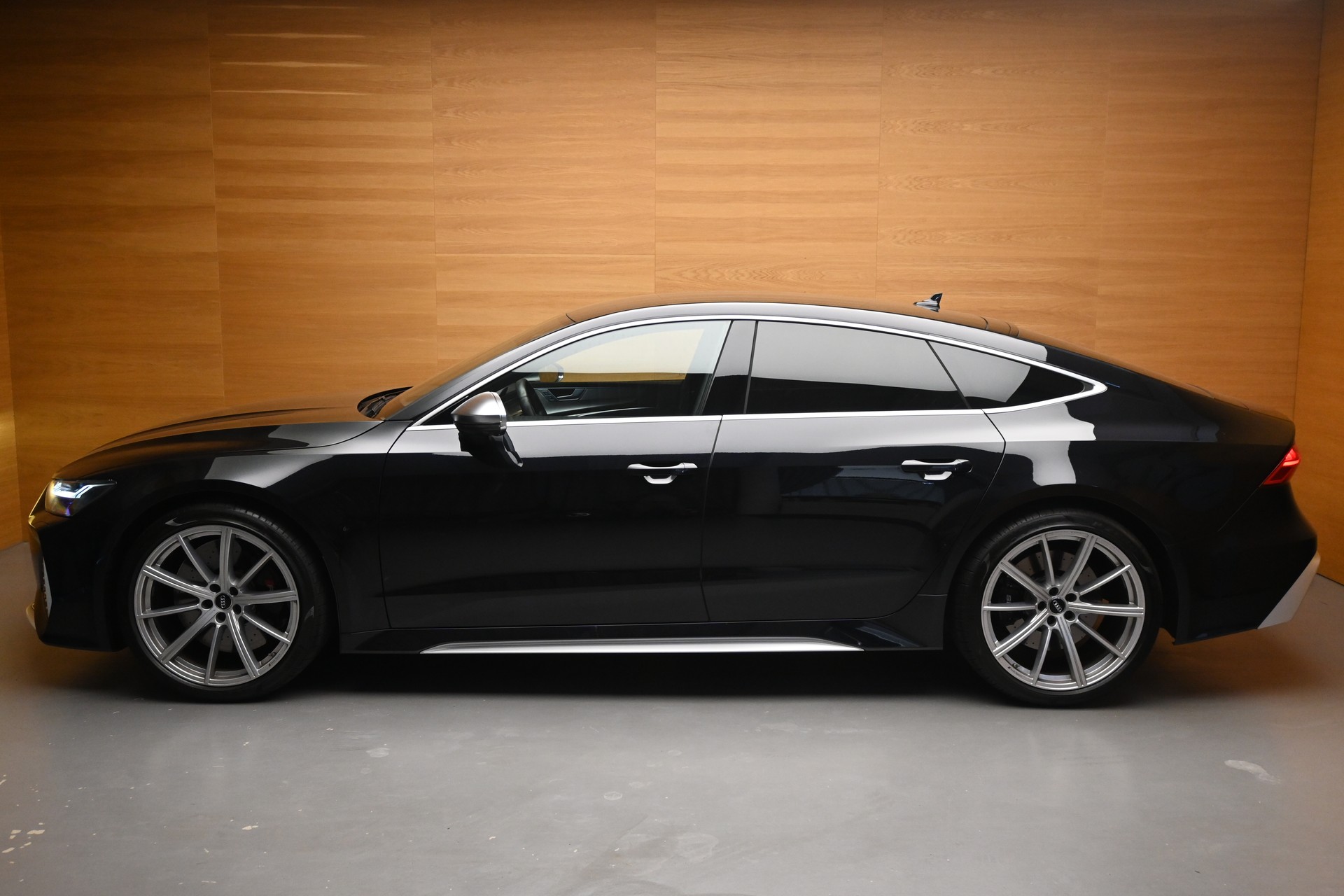 AUDI RS7 4.0 V8 TFSI quattro T-Tronic-image-3