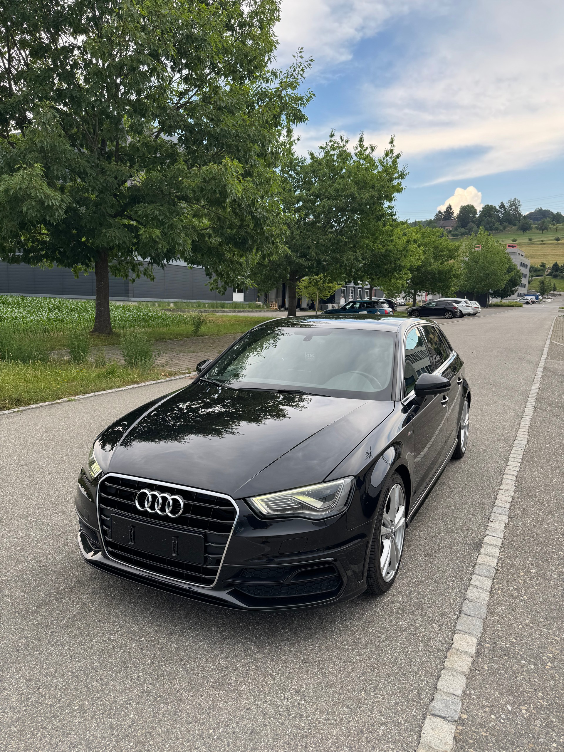 AUDI A3 Sportback 1.8 S Line-image-2