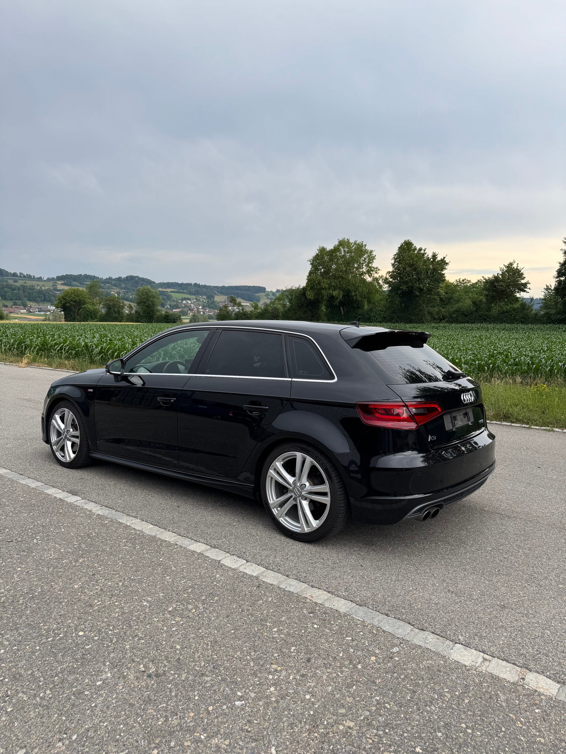 AUDI A3 Sportback 1.8 S Line-image-5
