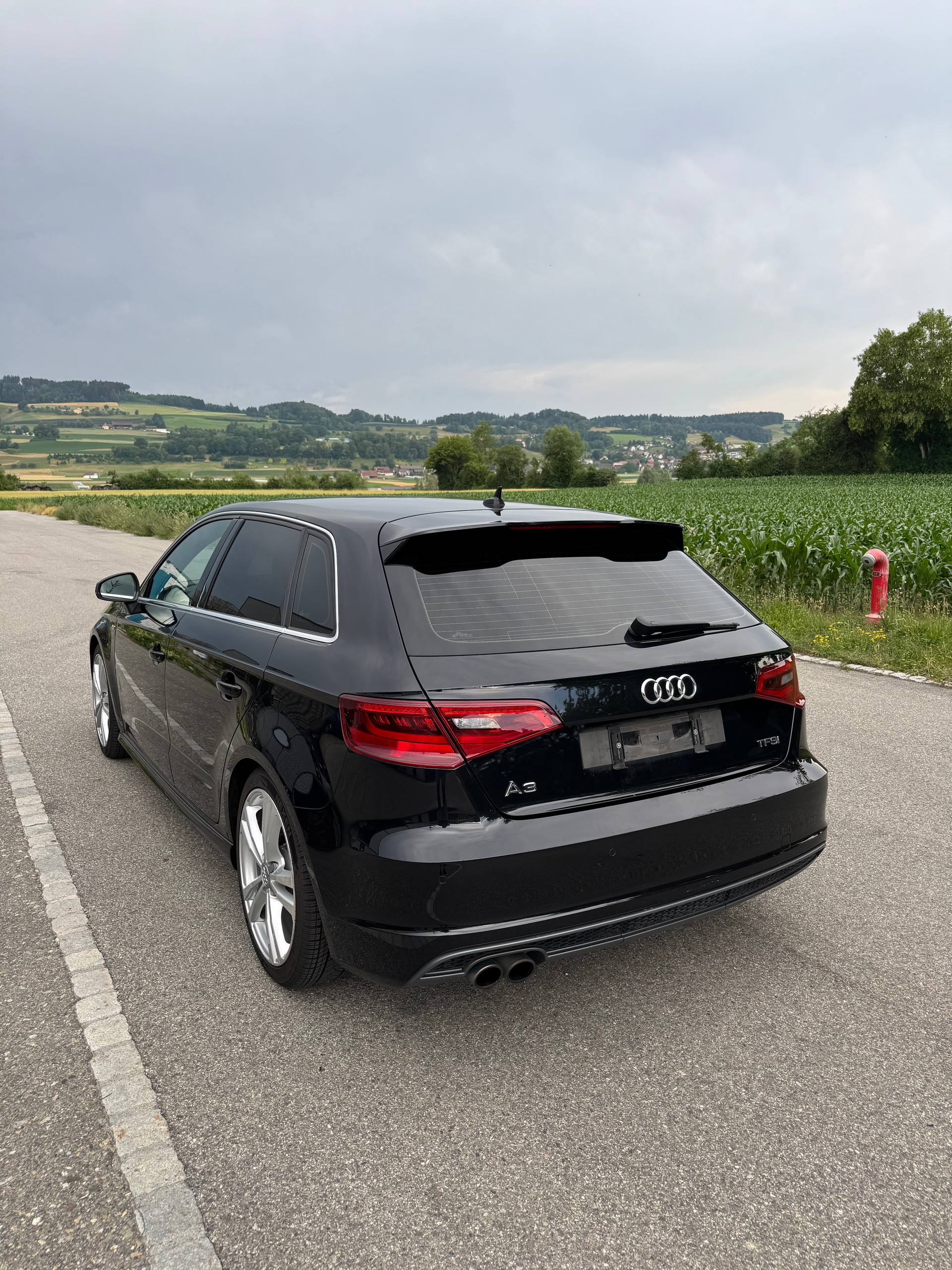 AUDI A3 Sportback 1.8 S Line-image-6