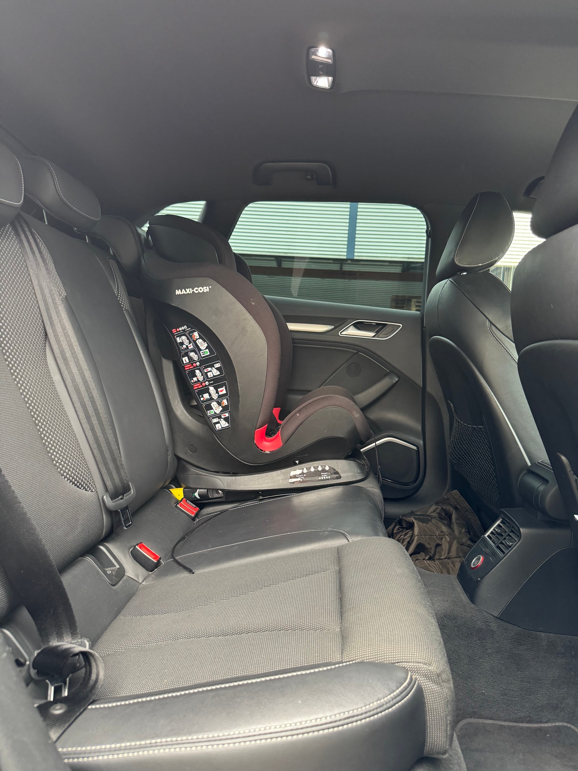 AUDI A3 Sportback 1.8 S Line-image-15