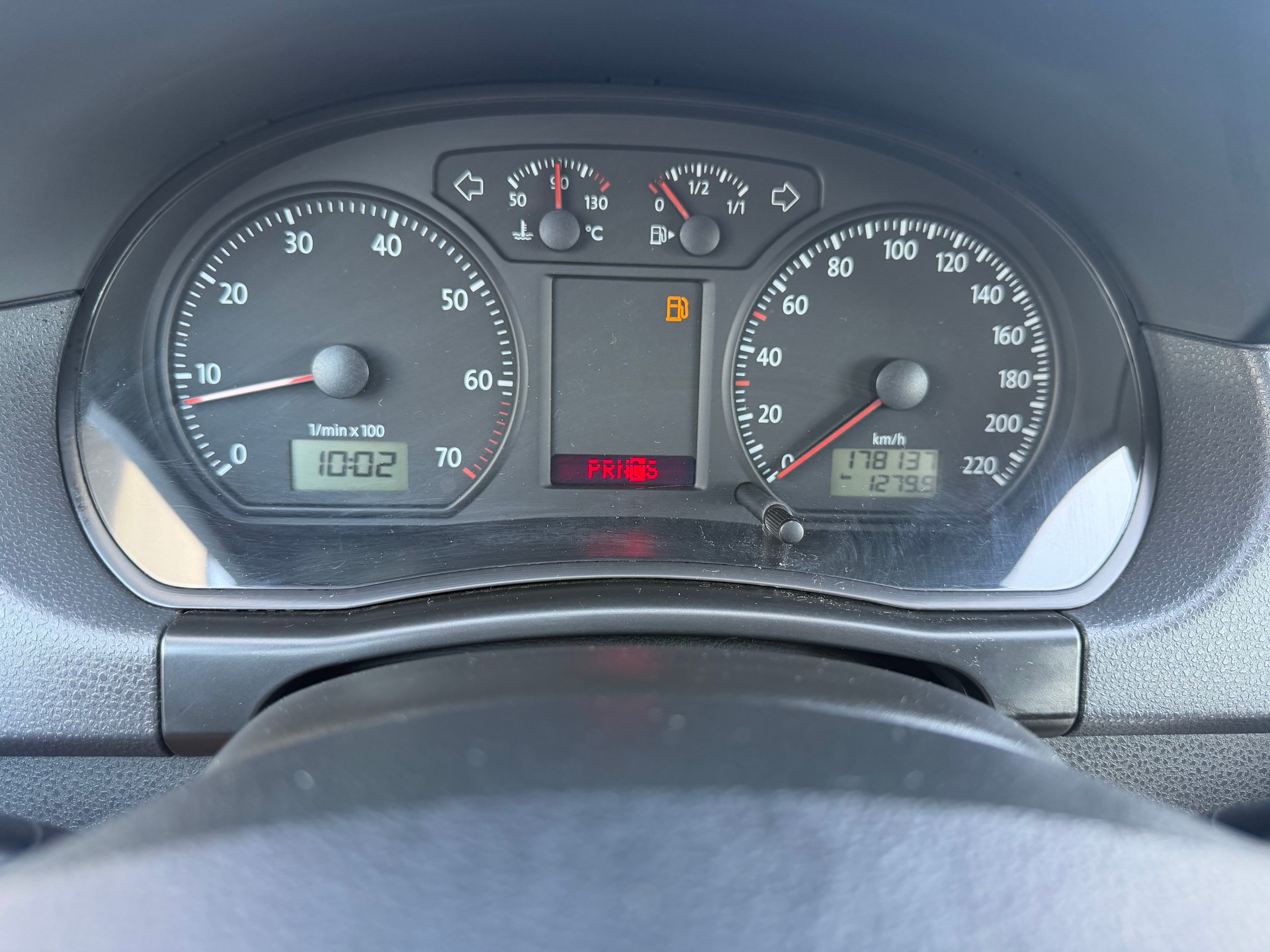 VW Polo 1.4 16V Trendline Automatic-image-8