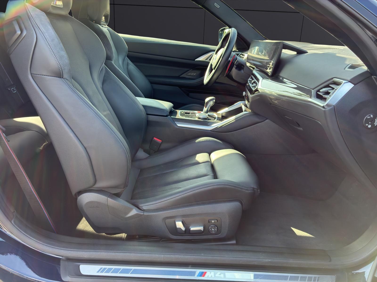 BMW M4 Competition xDrive Coupé-image-10