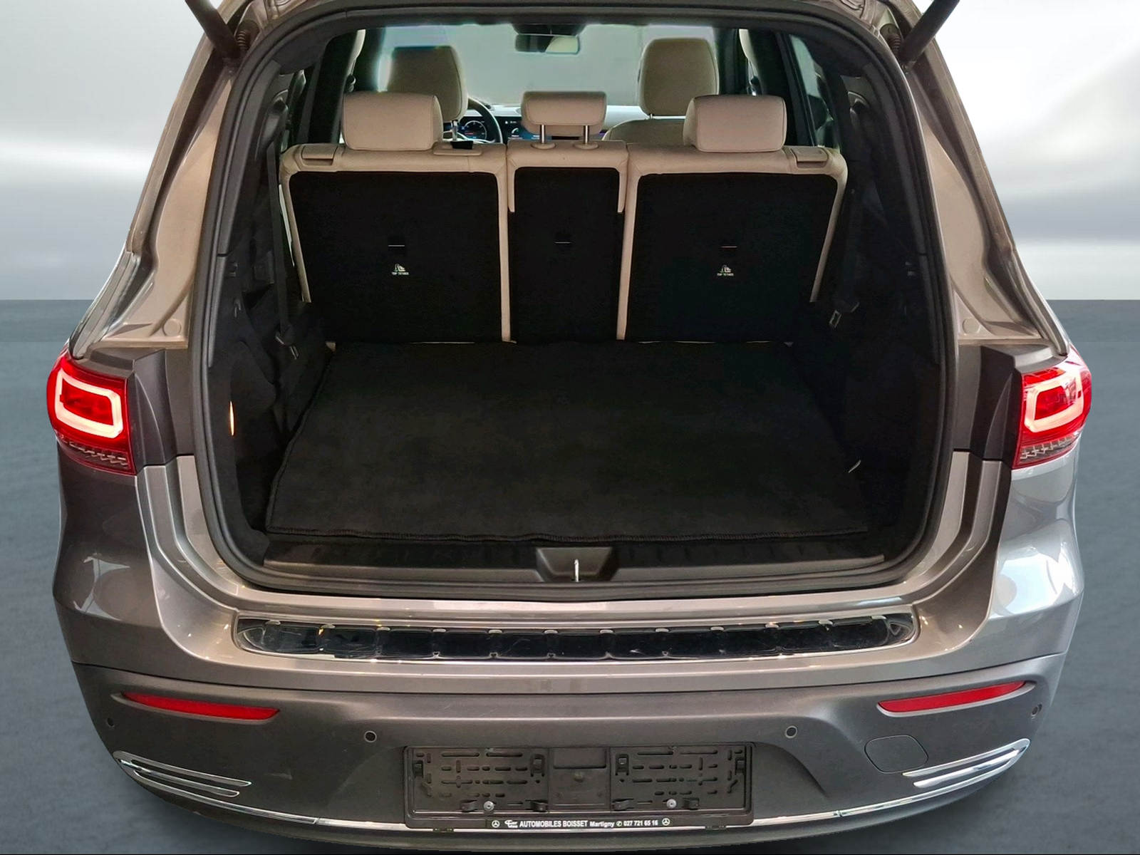 MERCEDES-BENZ EQB 350 4Matic-image-12