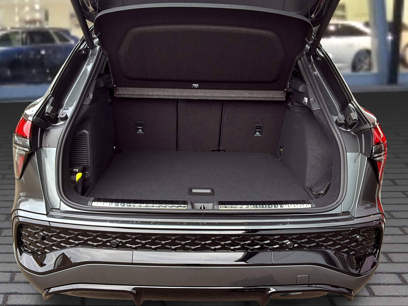 AUDI Q3 SUV e-hybrid 200 kW S tronig Daytonagrau Perleffekt-image-5