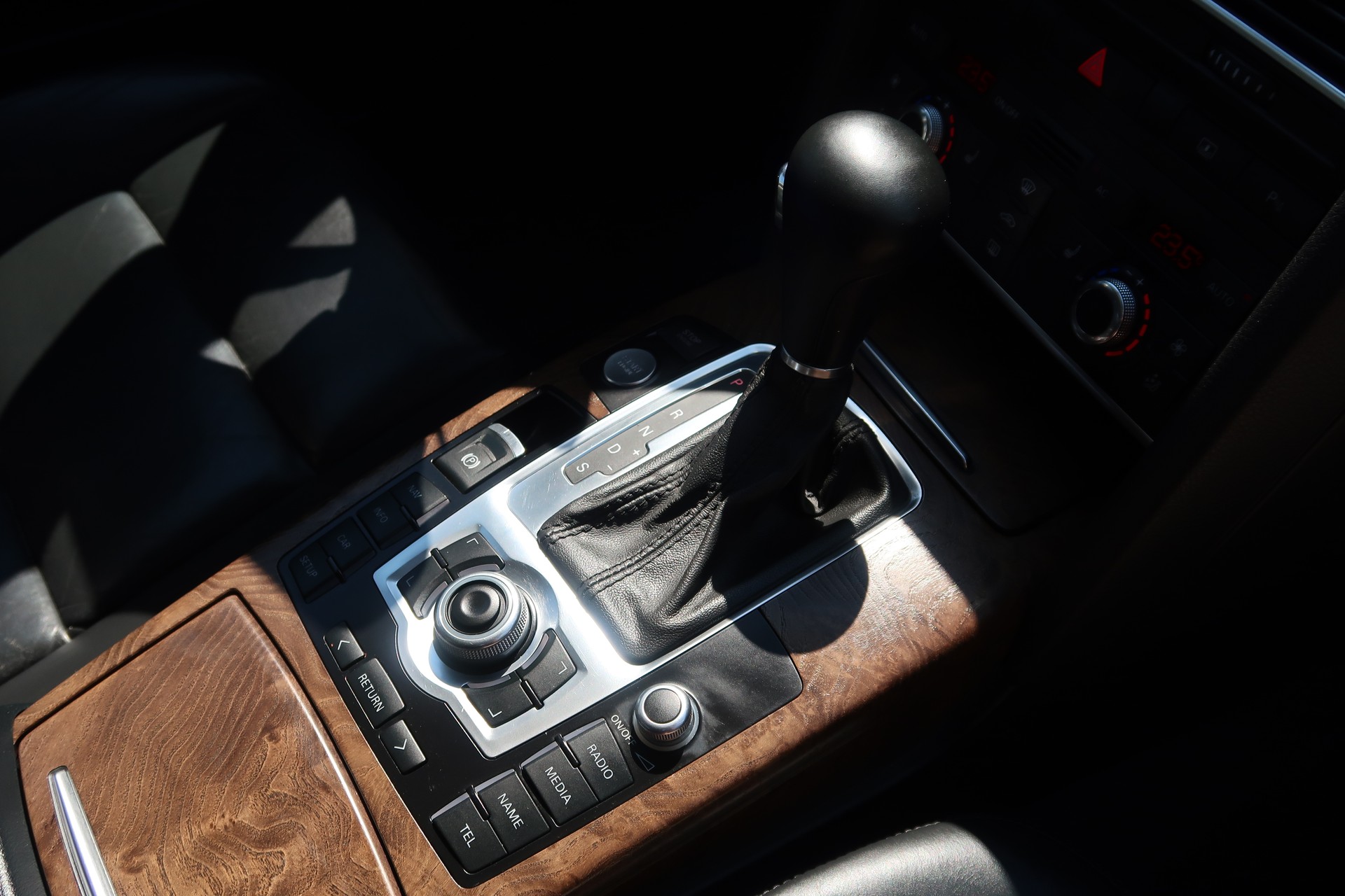 AUDI A6 Limousine 3.0 TFSI quattro tiptronic-image-13