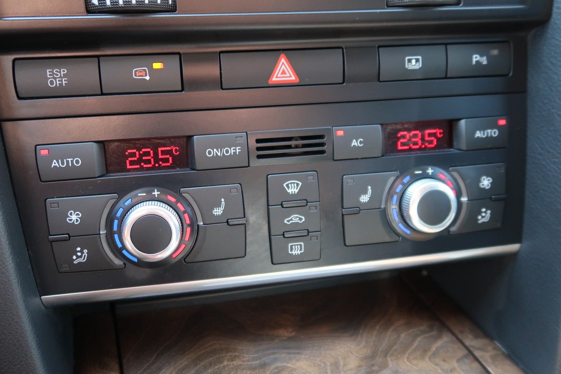 AUDI A6 Limousine 3.0 TFSI quattro tiptronic-image-17
