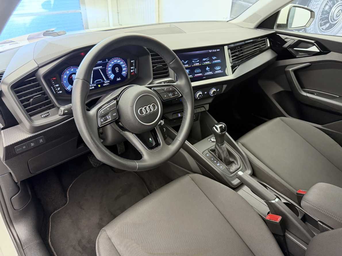 AUDI A1 City Carver 30 TFSI Attraction S-tronic-image-2