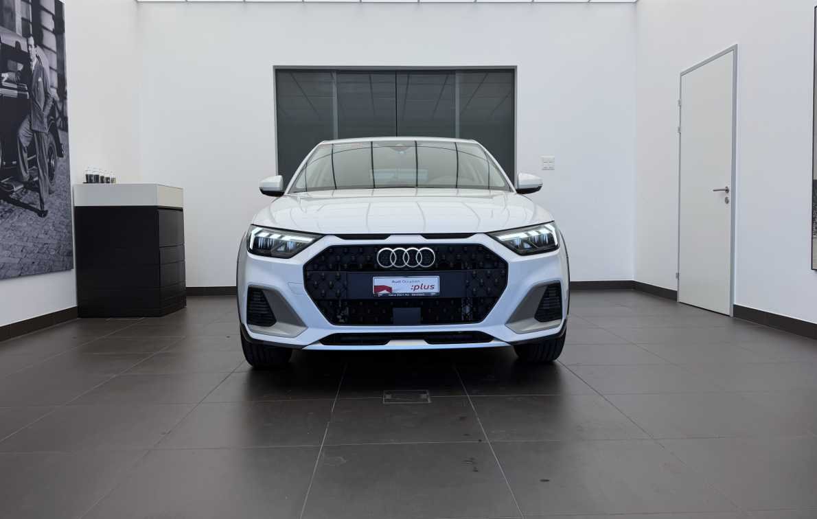 AUDI A1 City Carver 30 TFSI Attraction S-tronic-showroom-element-1