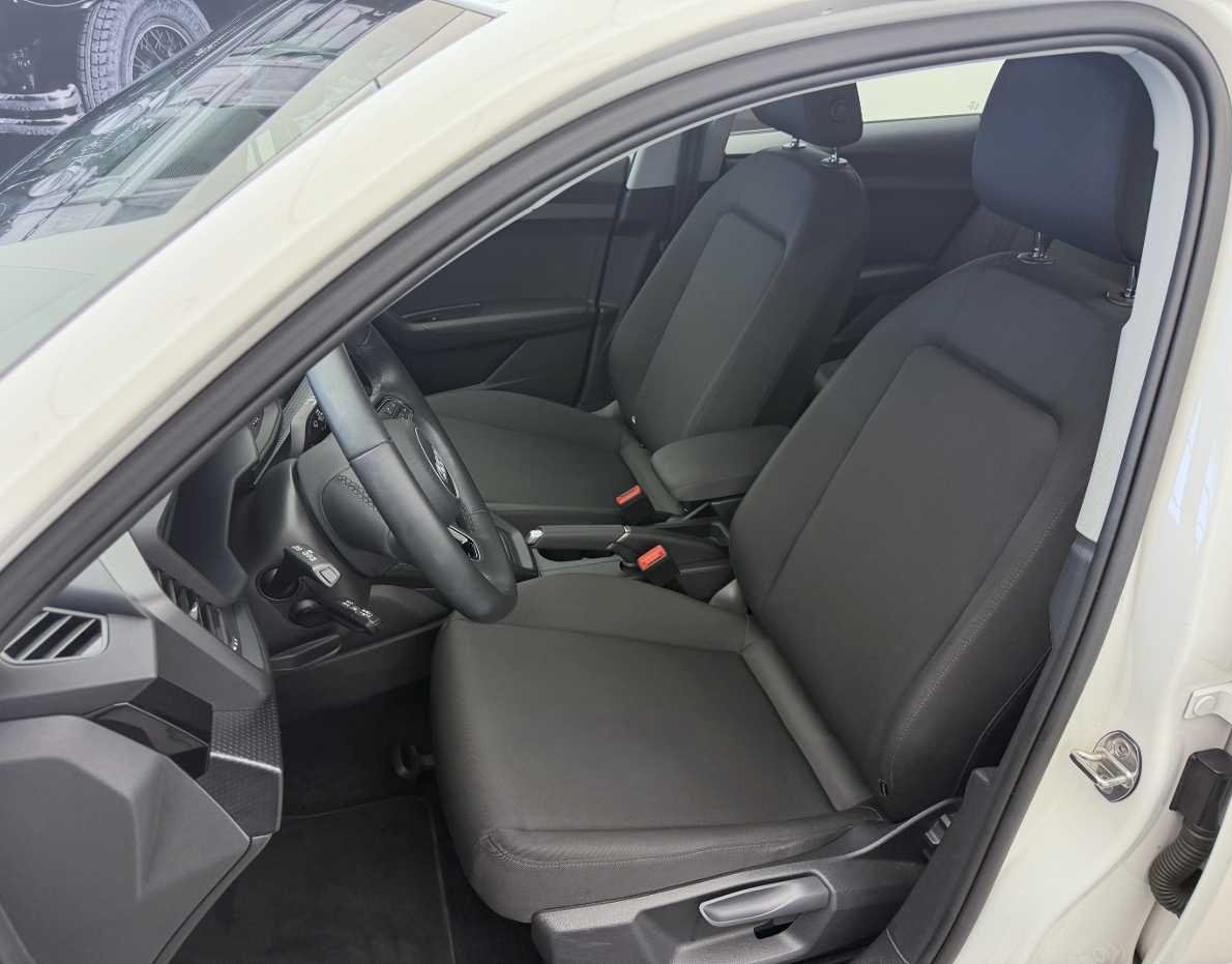 AUDI A1 City Carver 30 TFSI Attraction S-tronic-image-1