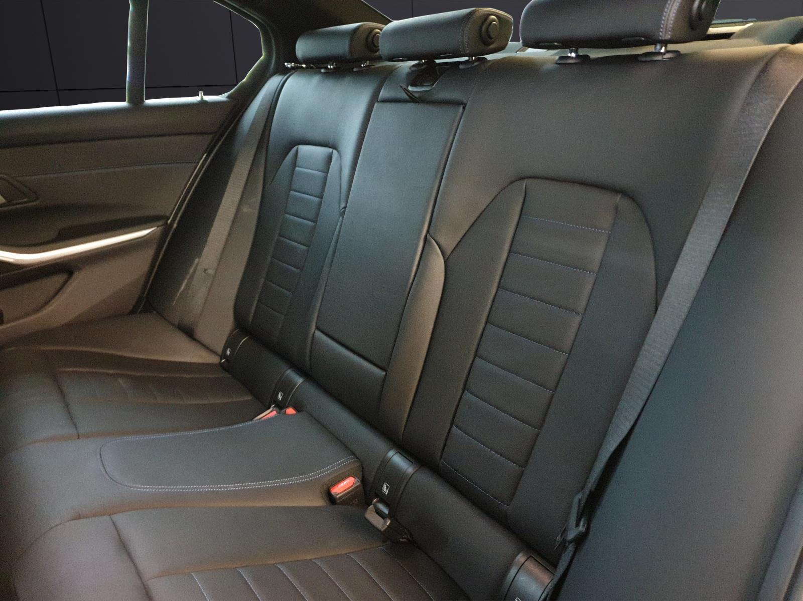 BMW 320d xDrive SAG-image-11