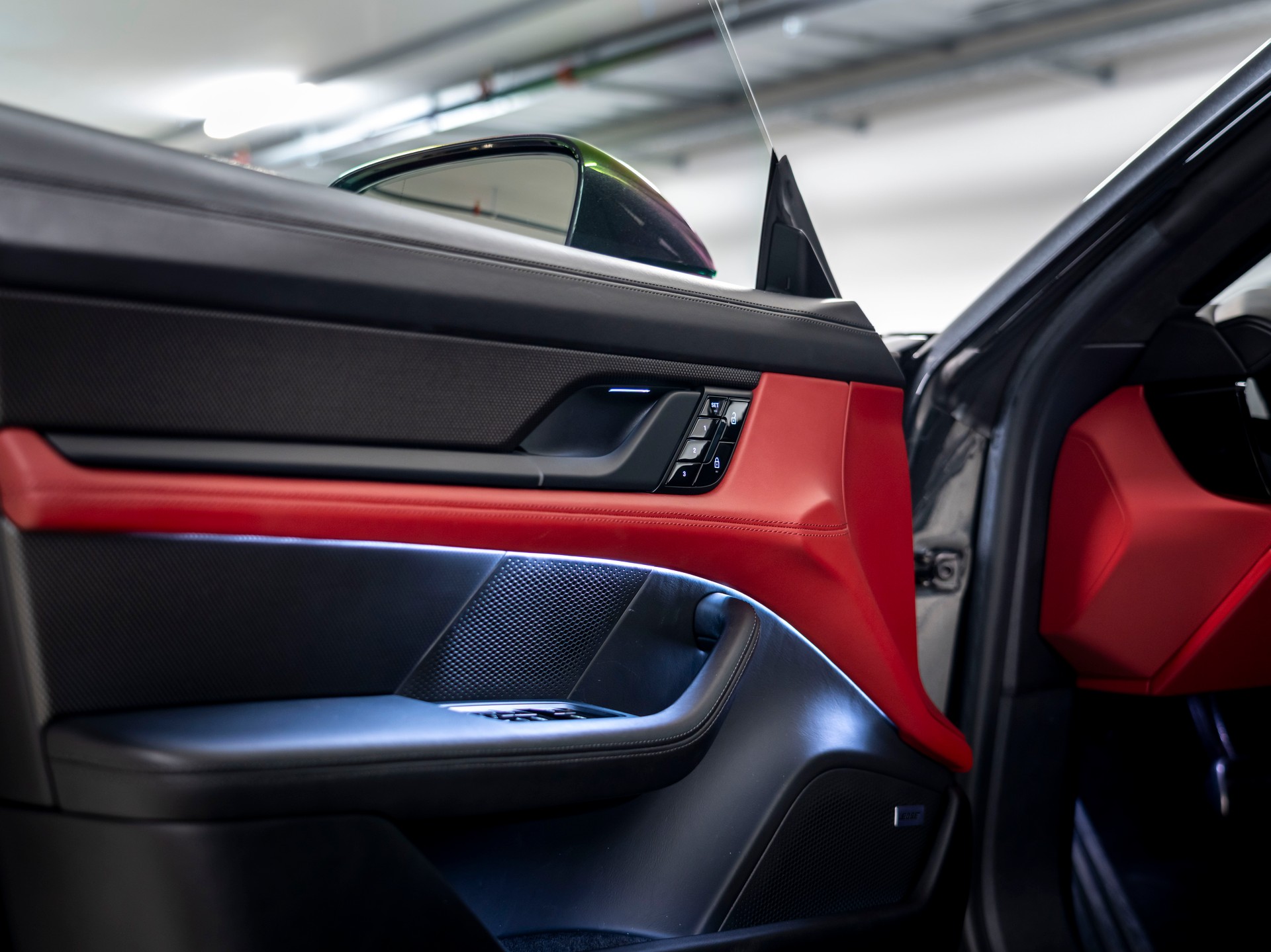PORSCHE Taycan Turbo-image-19