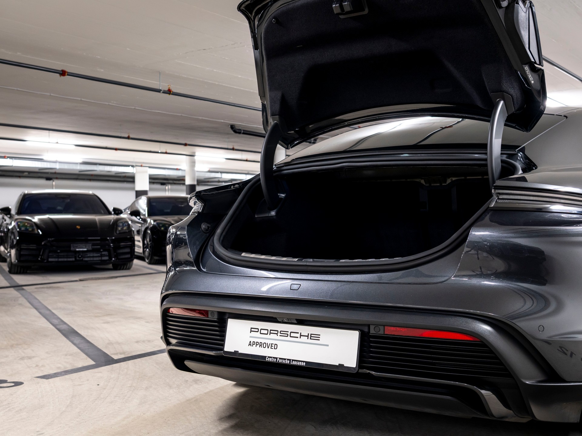 PORSCHE Taycan Turbo-image-8