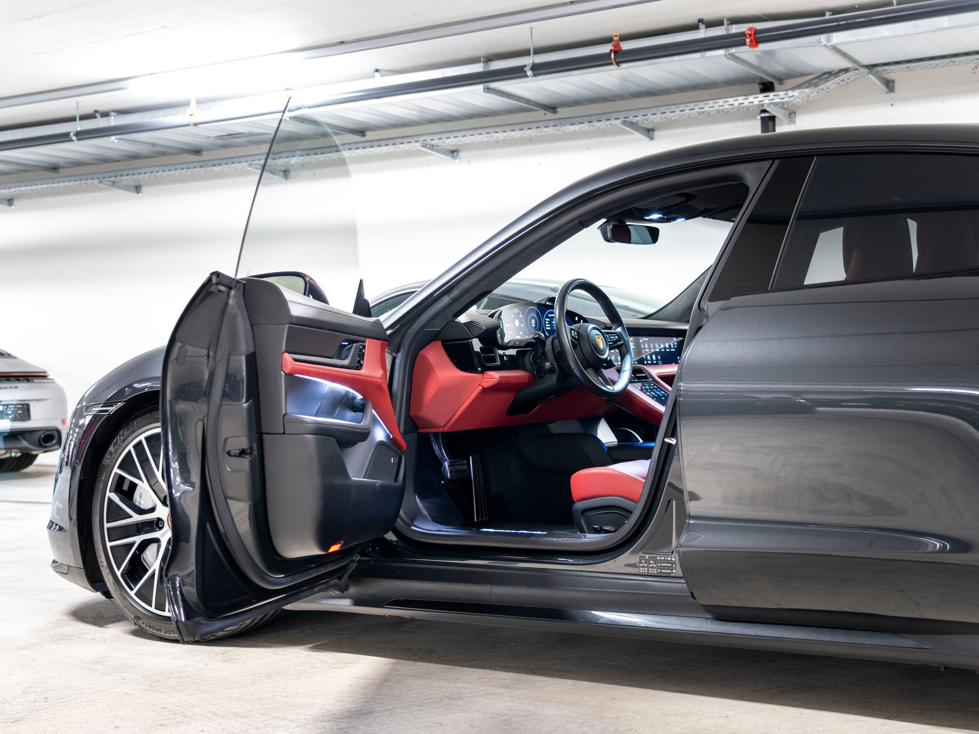 PORSCHE Taycan Turbo-image-12