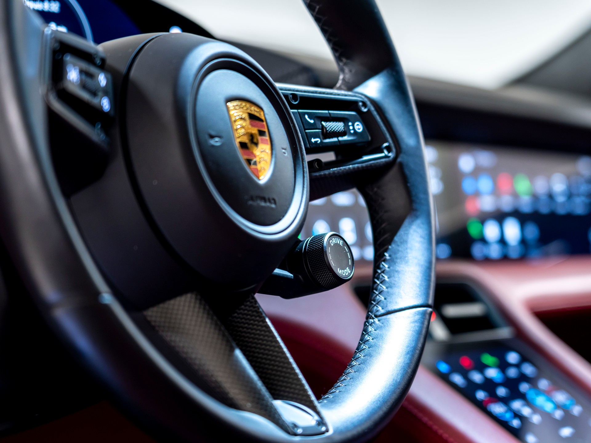 PORSCHE Taycan Turbo-image-18